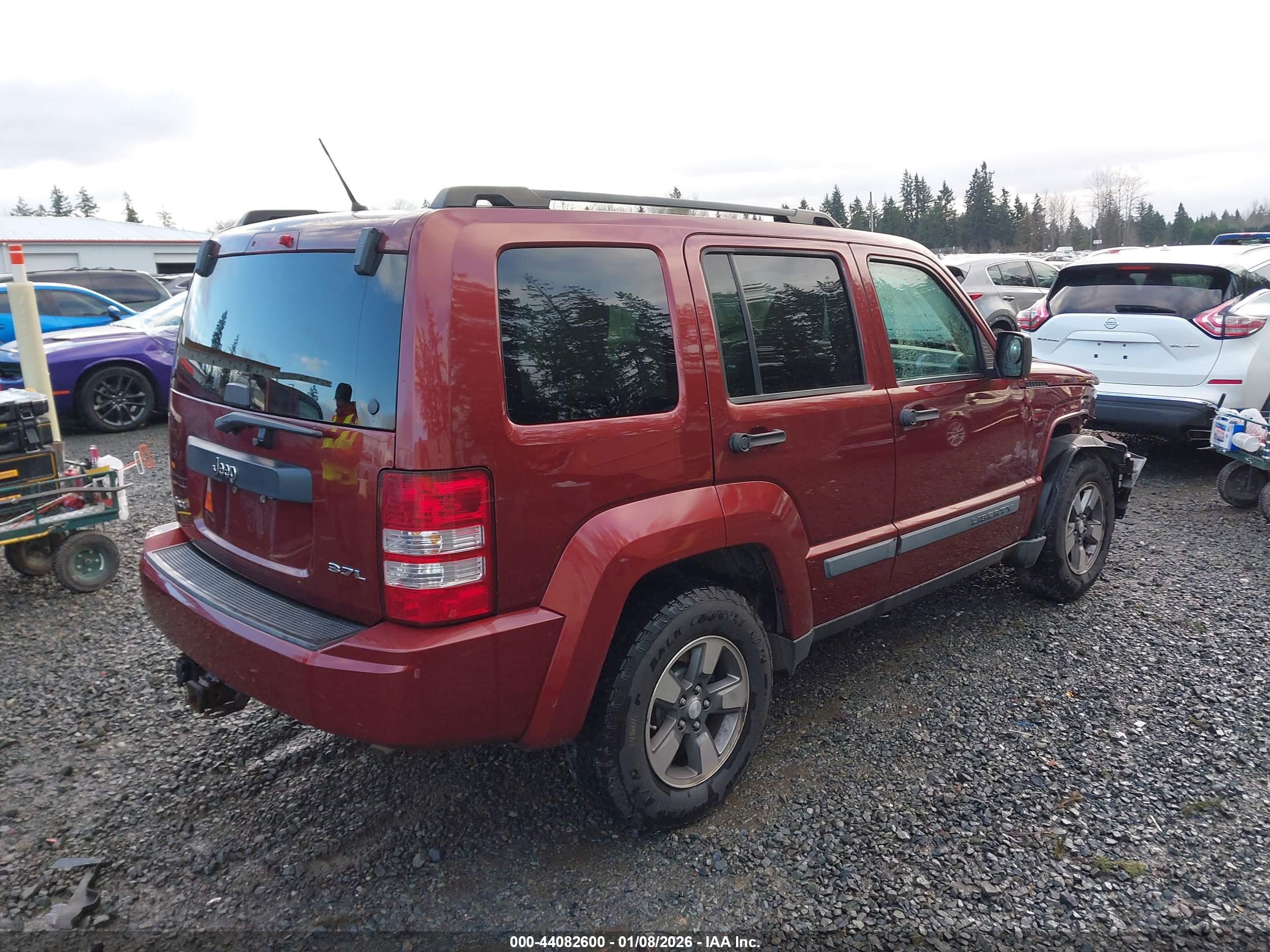 JEEP LIBERTY image 4