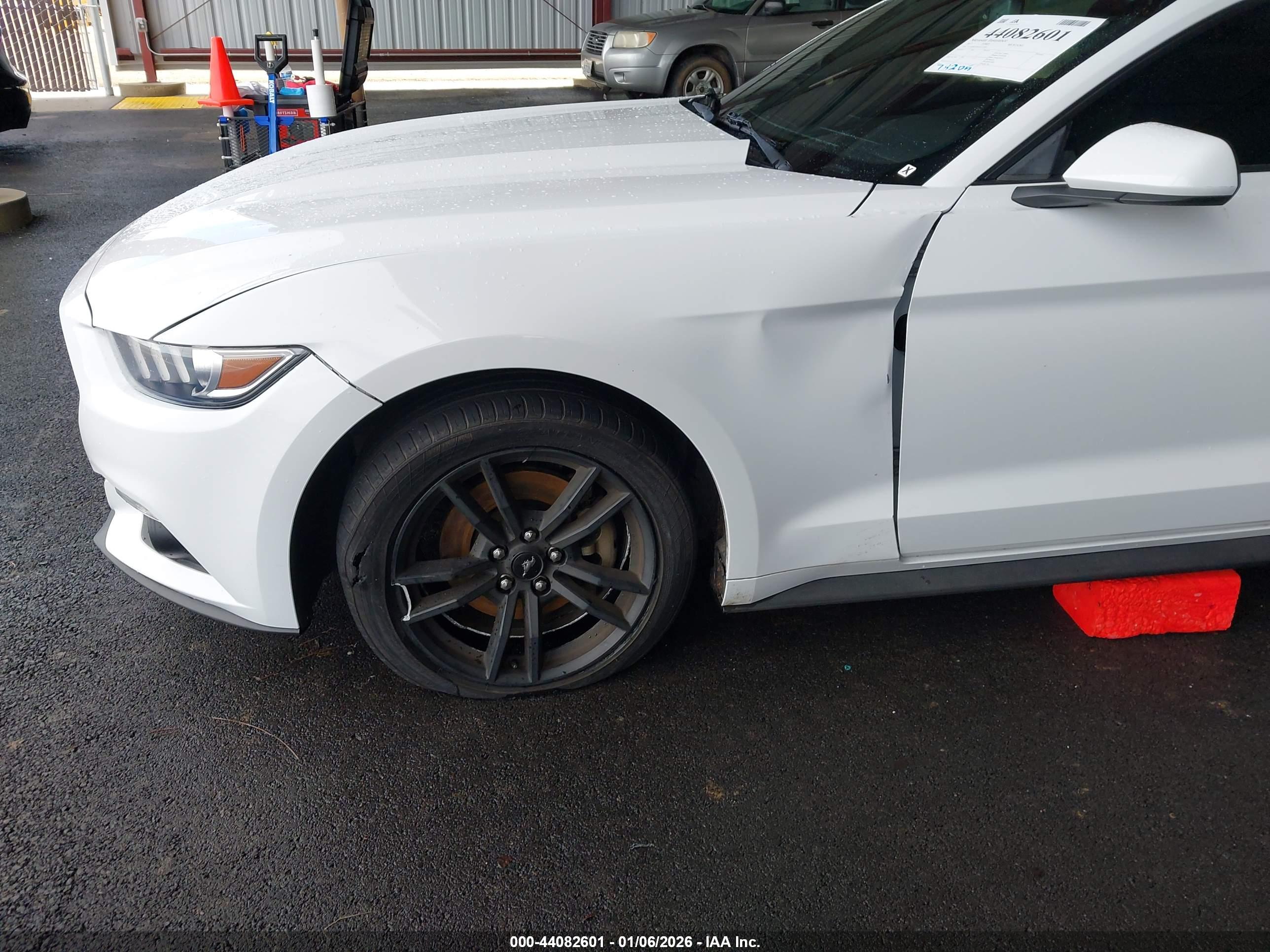 FORD MUSTANG image 6