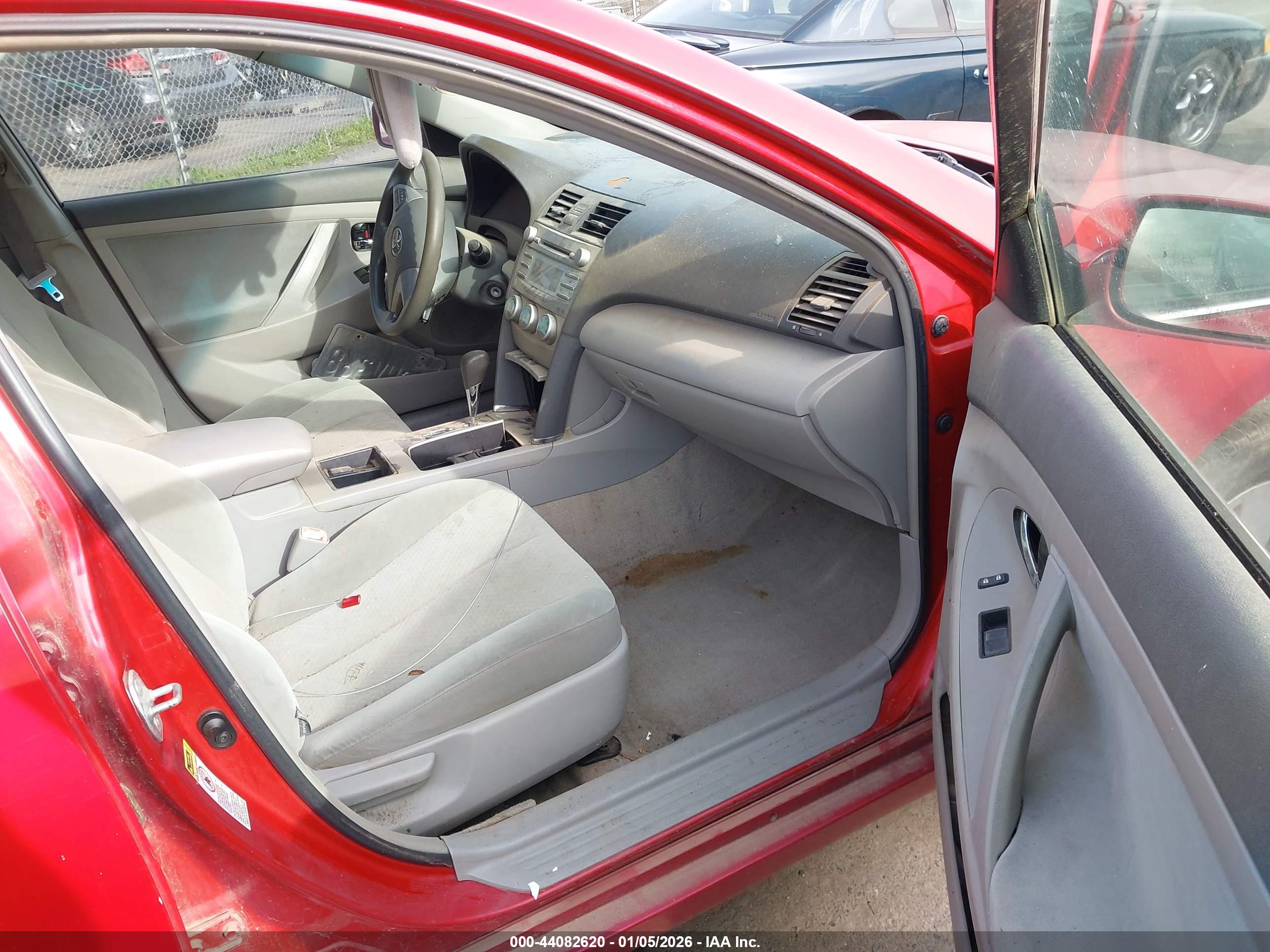TOYOTA CAMRY image 5