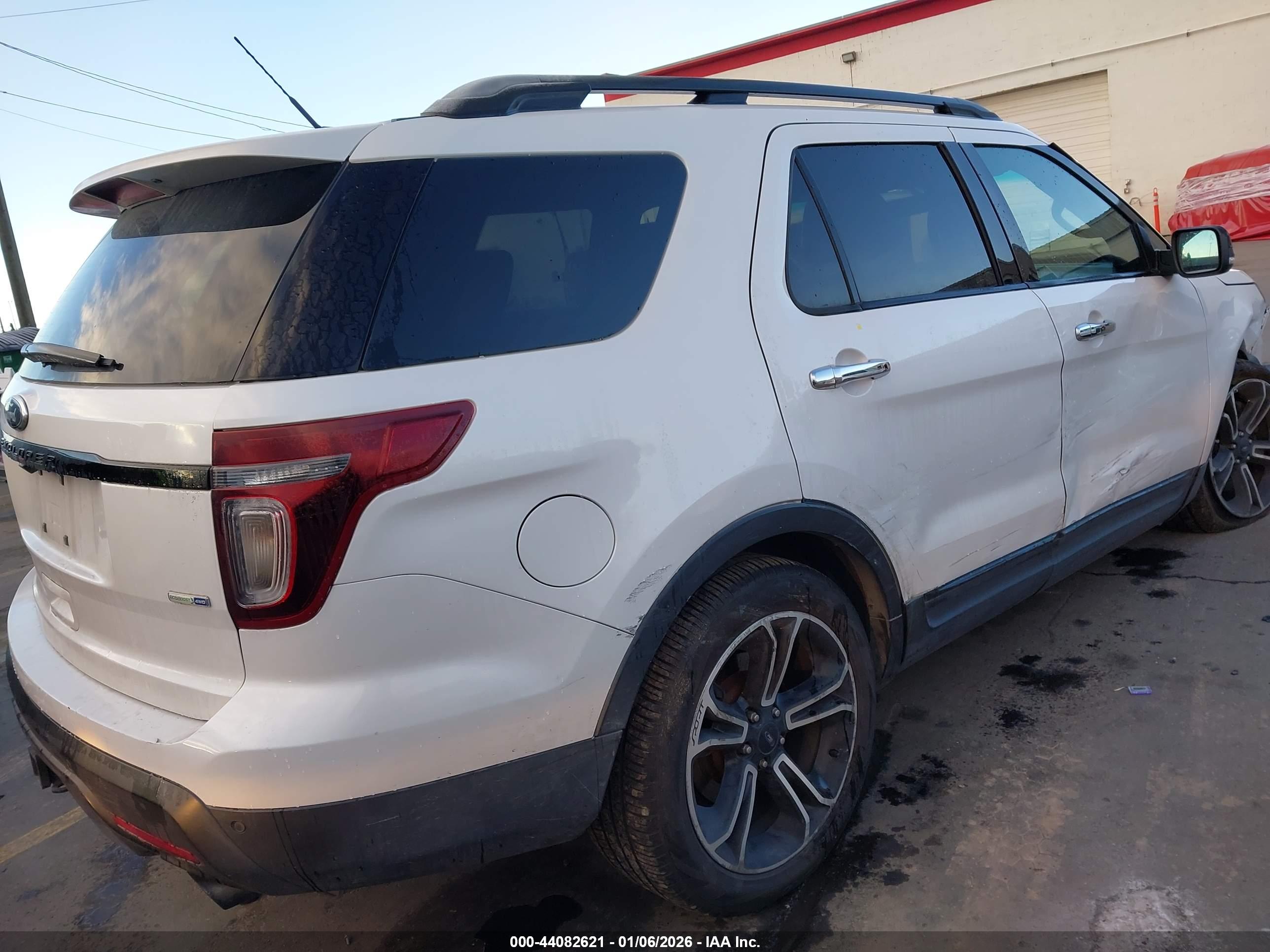 FORD EXPLORER image 6