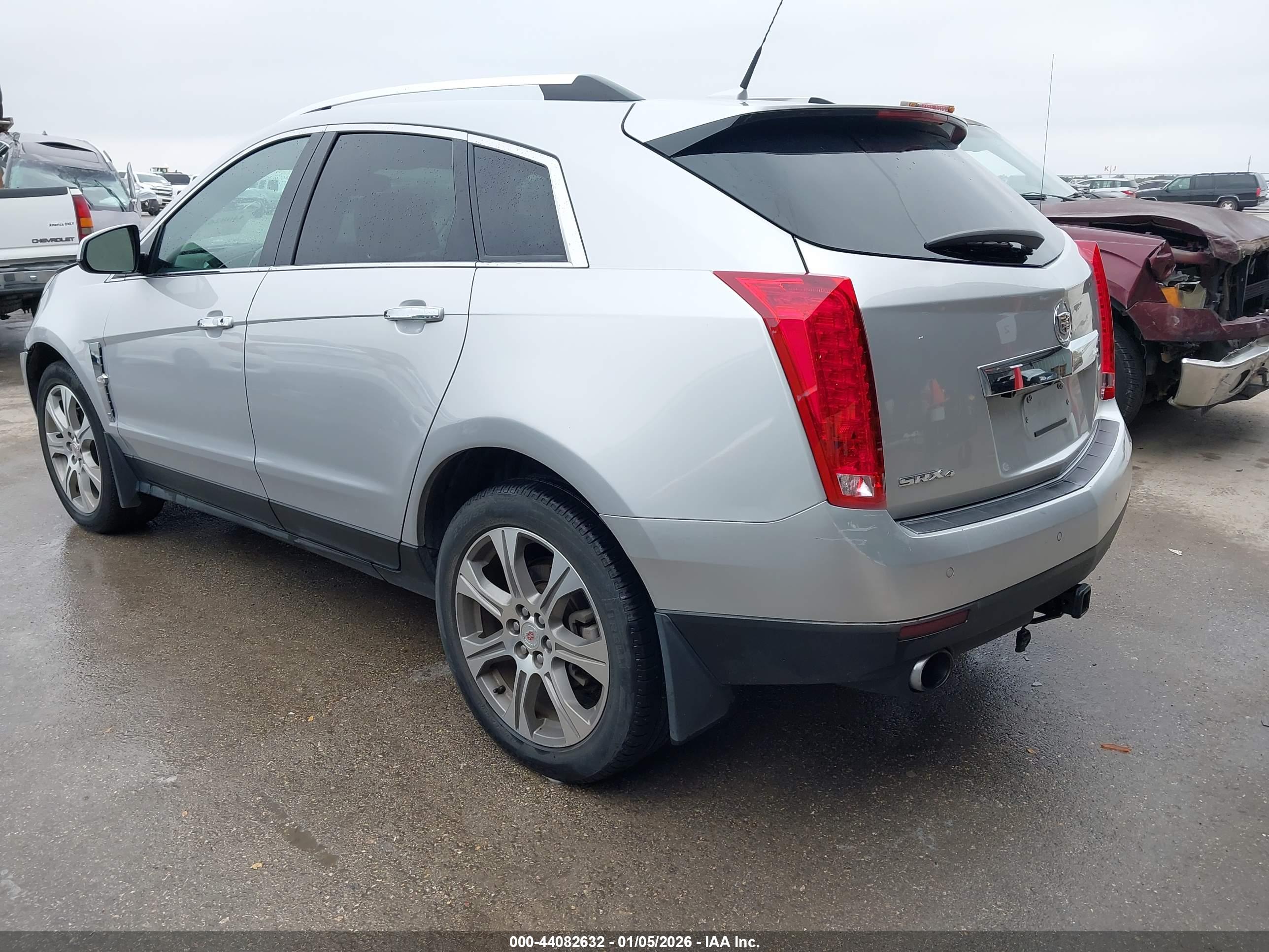 CADILLAC SRX image 3