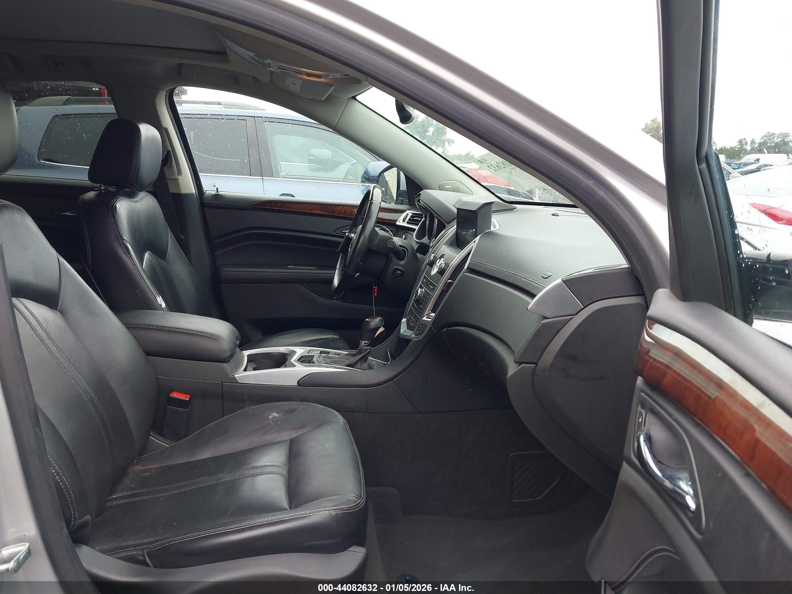 CADILLAC SRX image 5