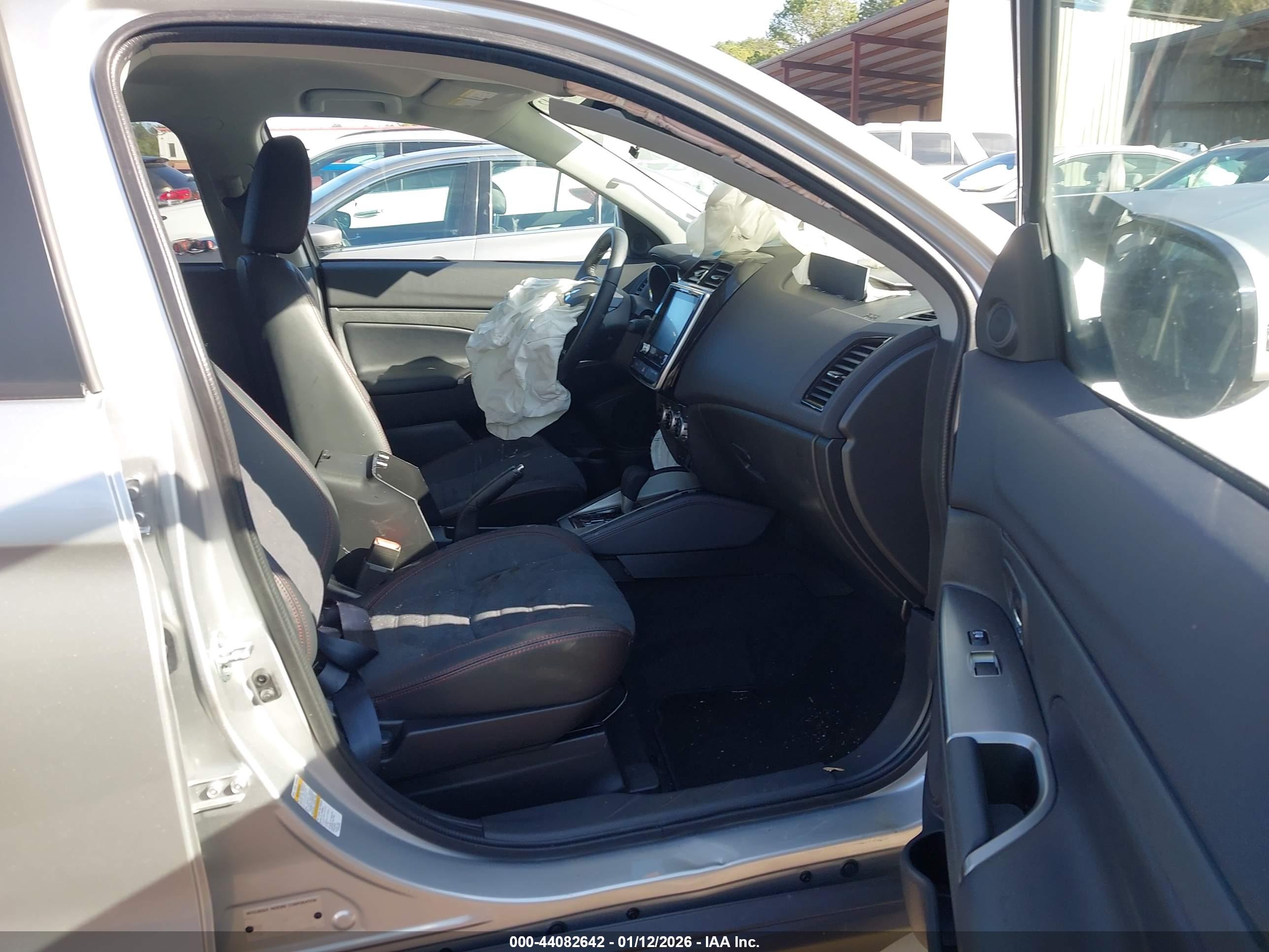 MITSUBISHI OUTLANDER image 5