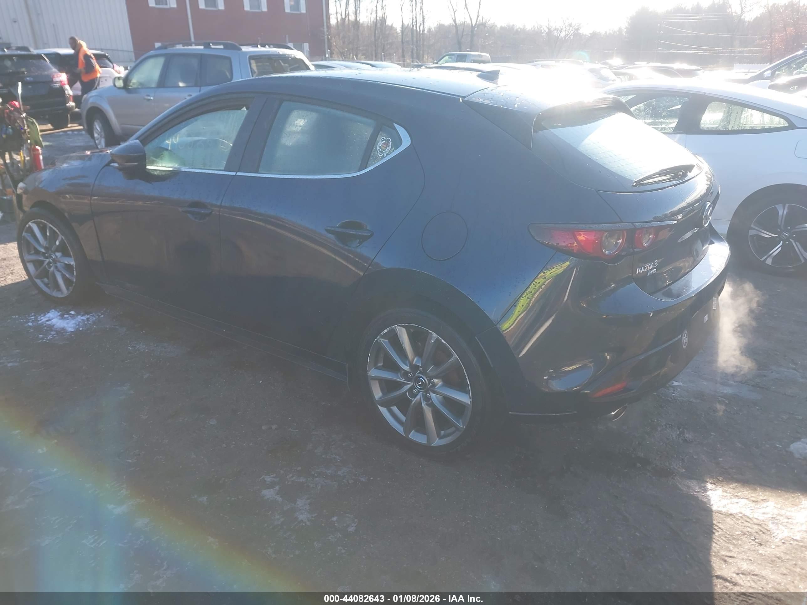 MAZDA MAZDA3 image 3