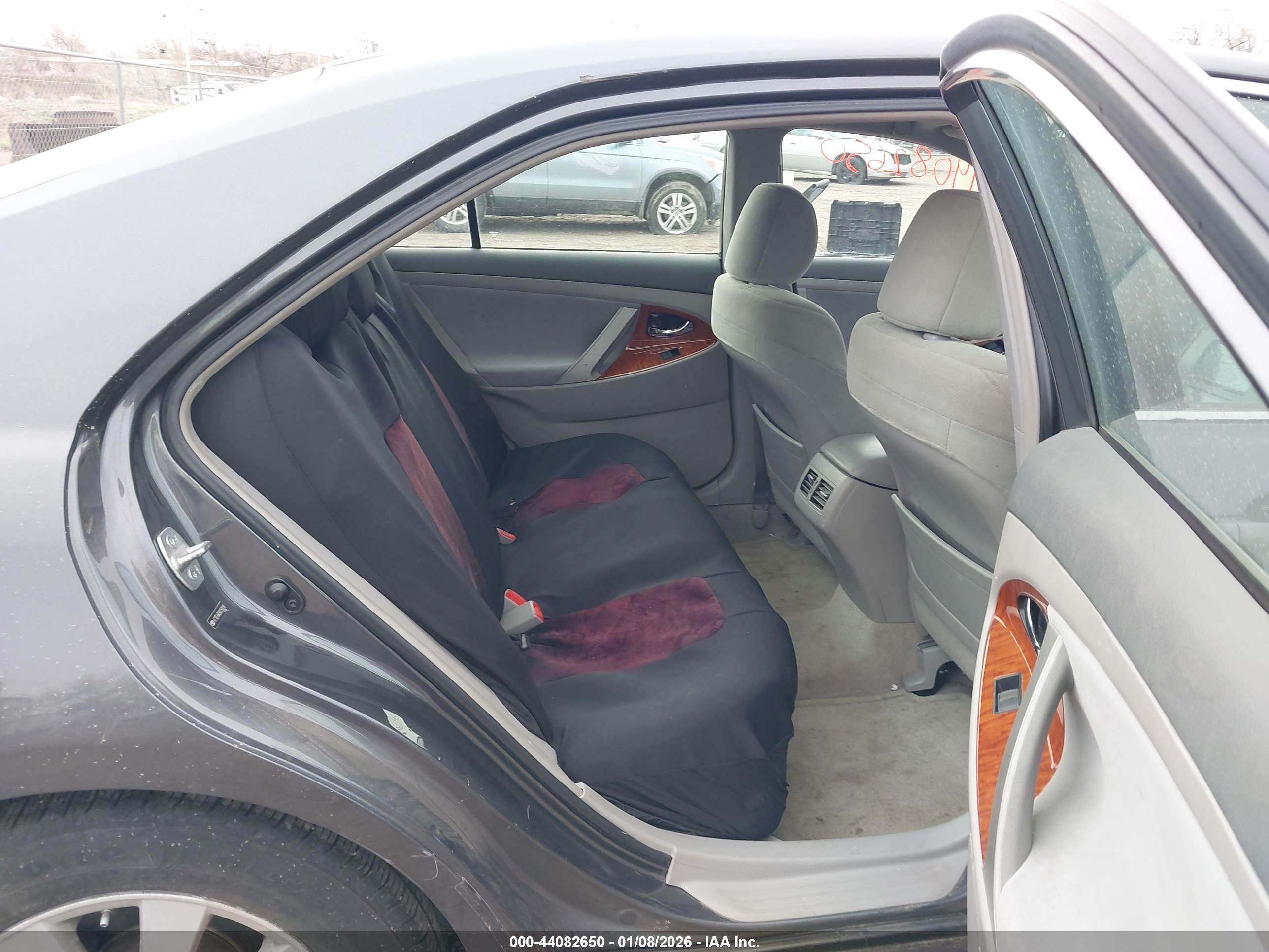 TOYOTA CAMRY image 8