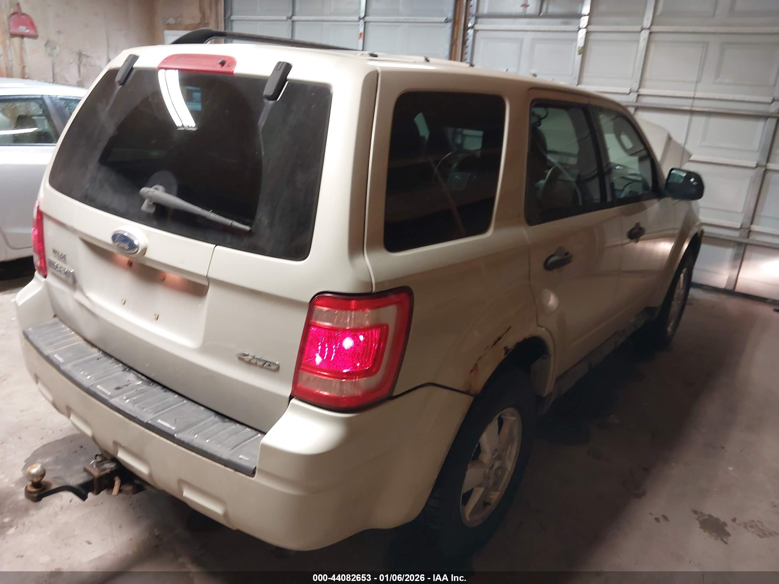 FORD ESCAPE image 4