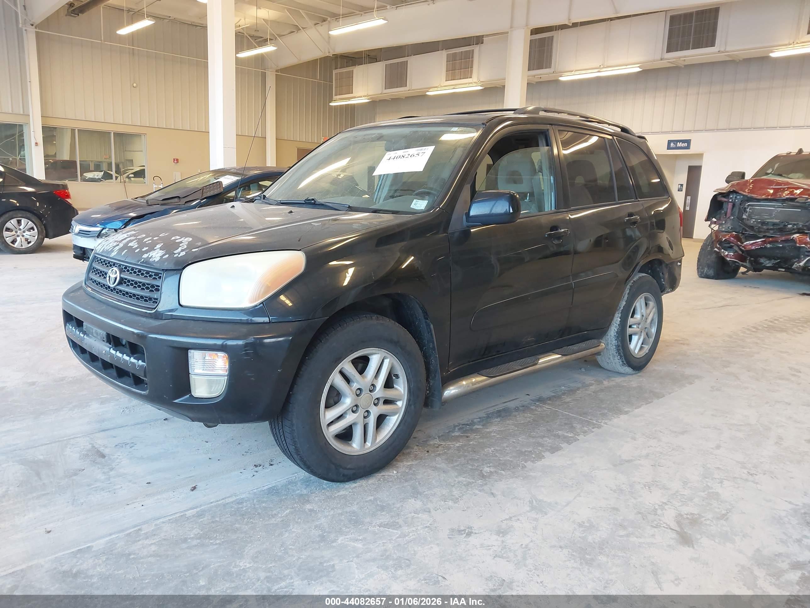 TOYOTA RAV4 image 2