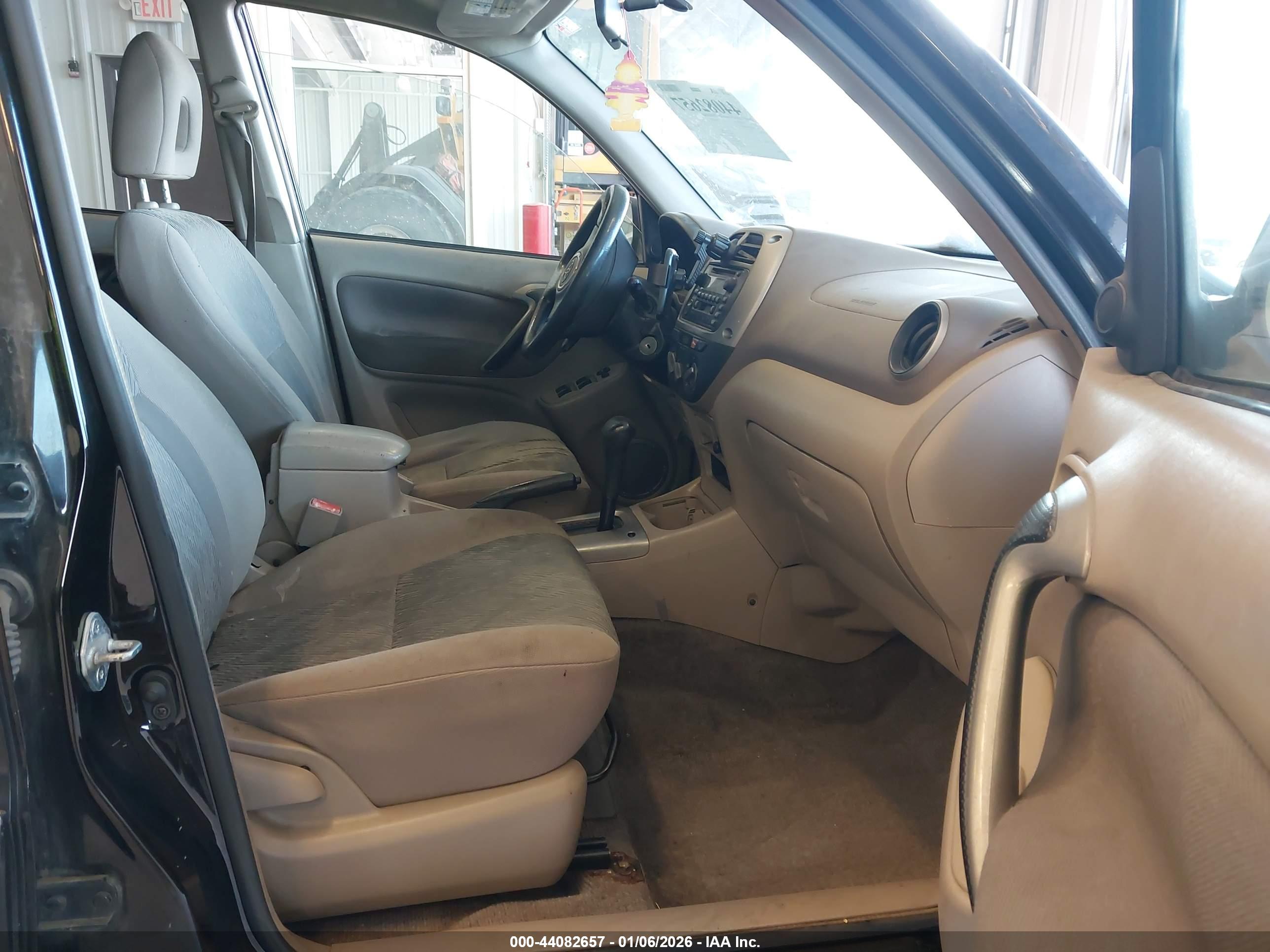 TOYOTA RAV4 image 5