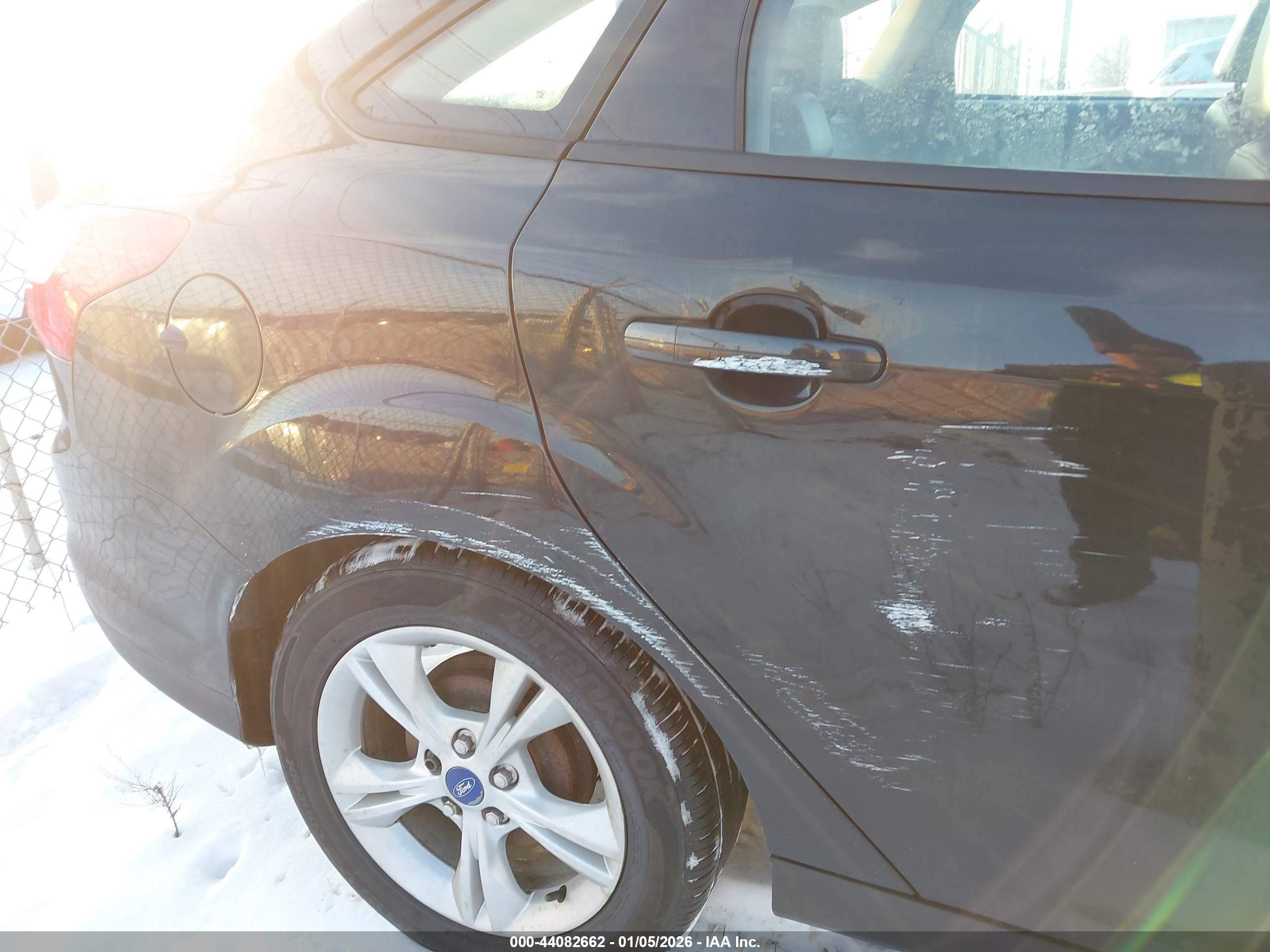 FORD FOCUS image 6