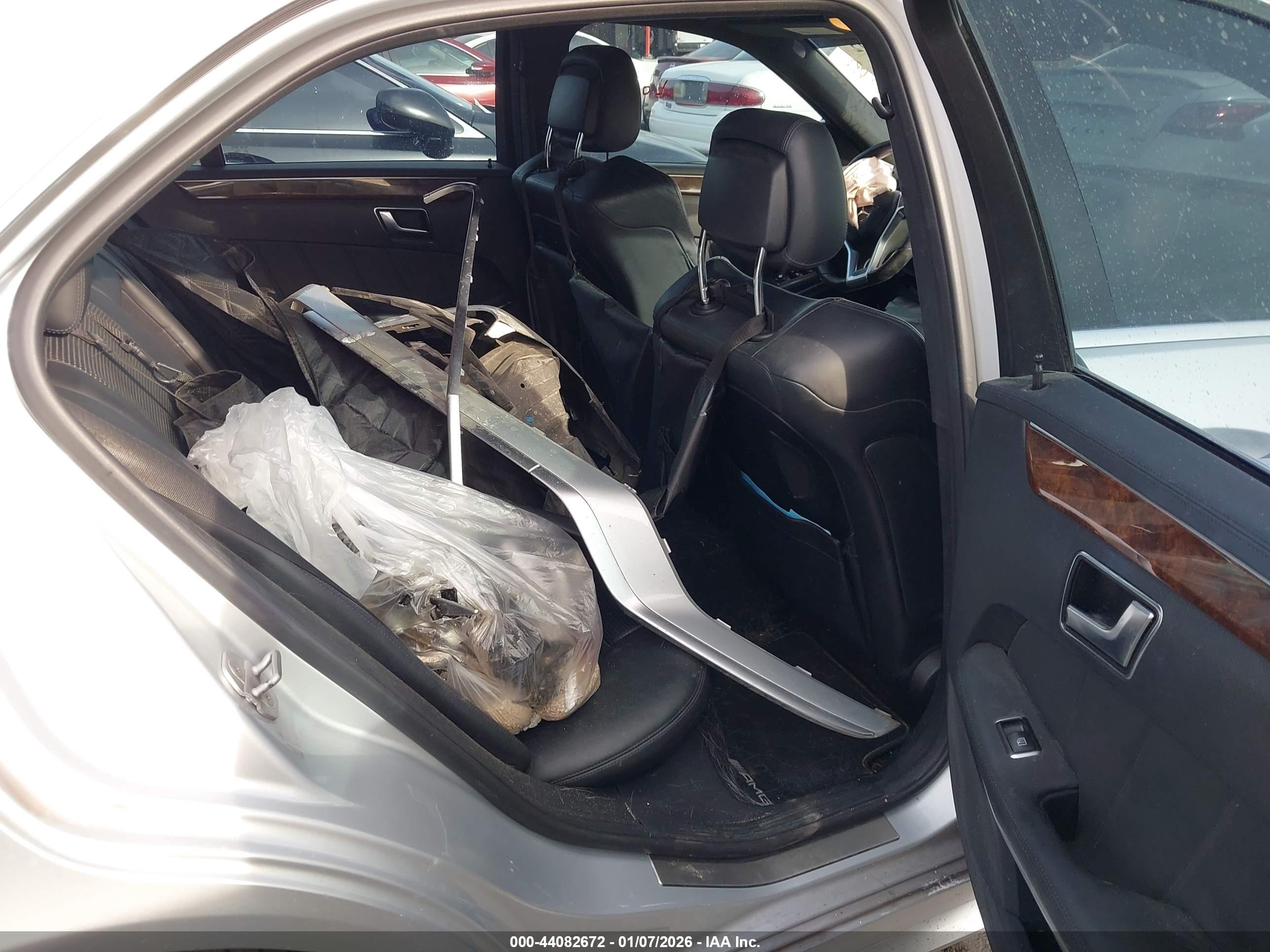 MERCEDES-BENZ E image 8