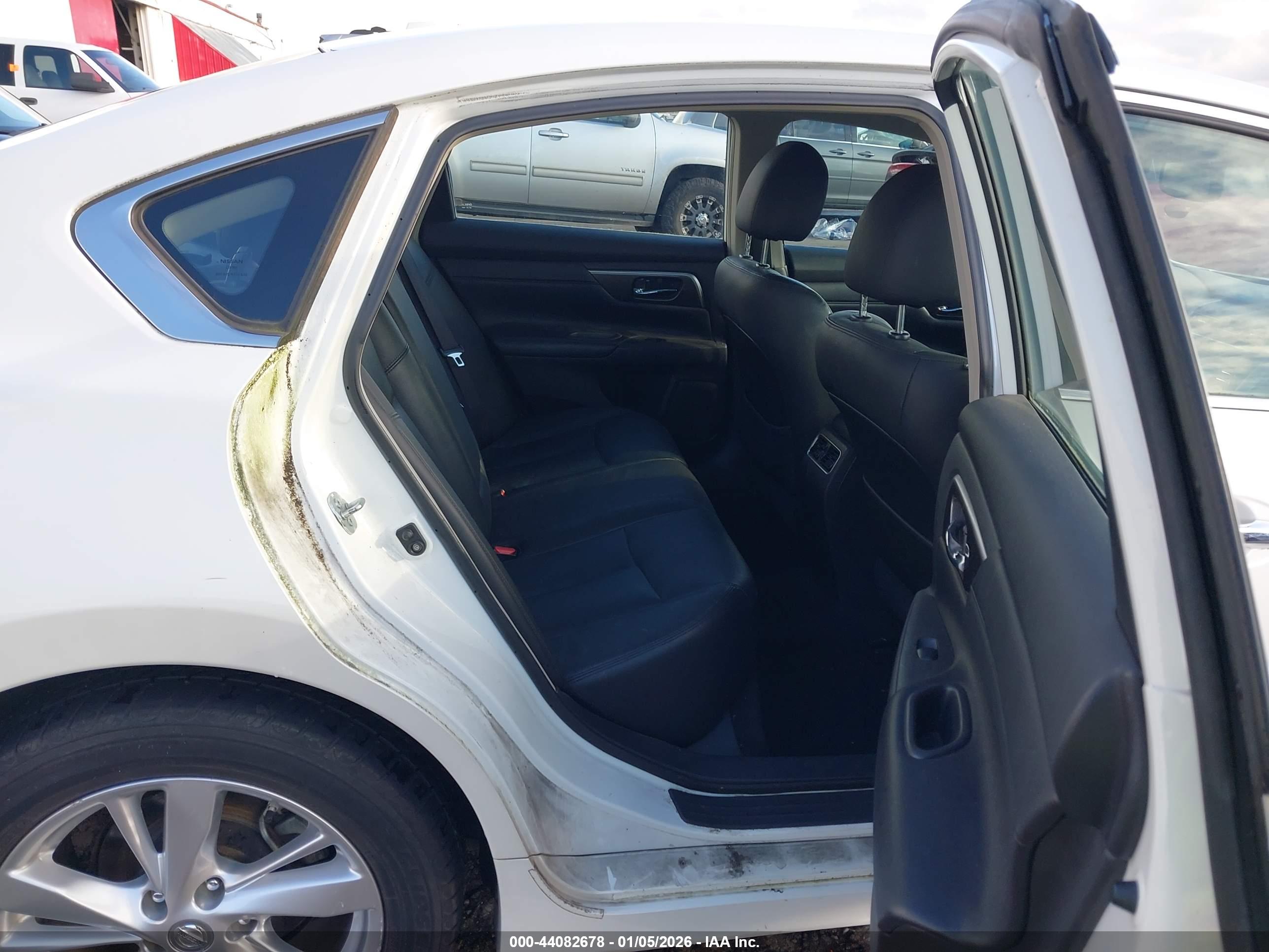NISSAN ALTIMA image 8