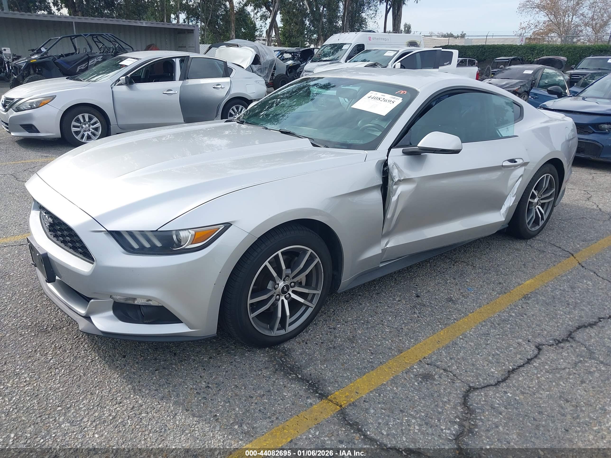 FORD MUSTANG image 2