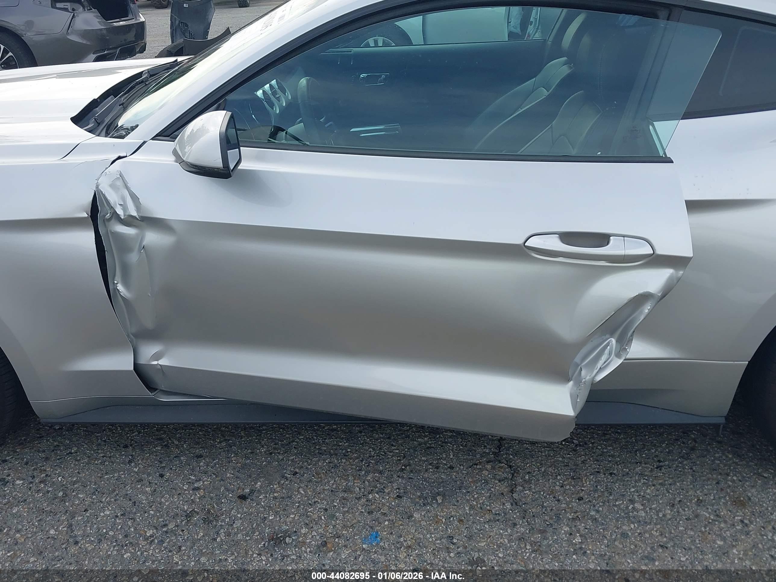 FORD MUSTANG image 6