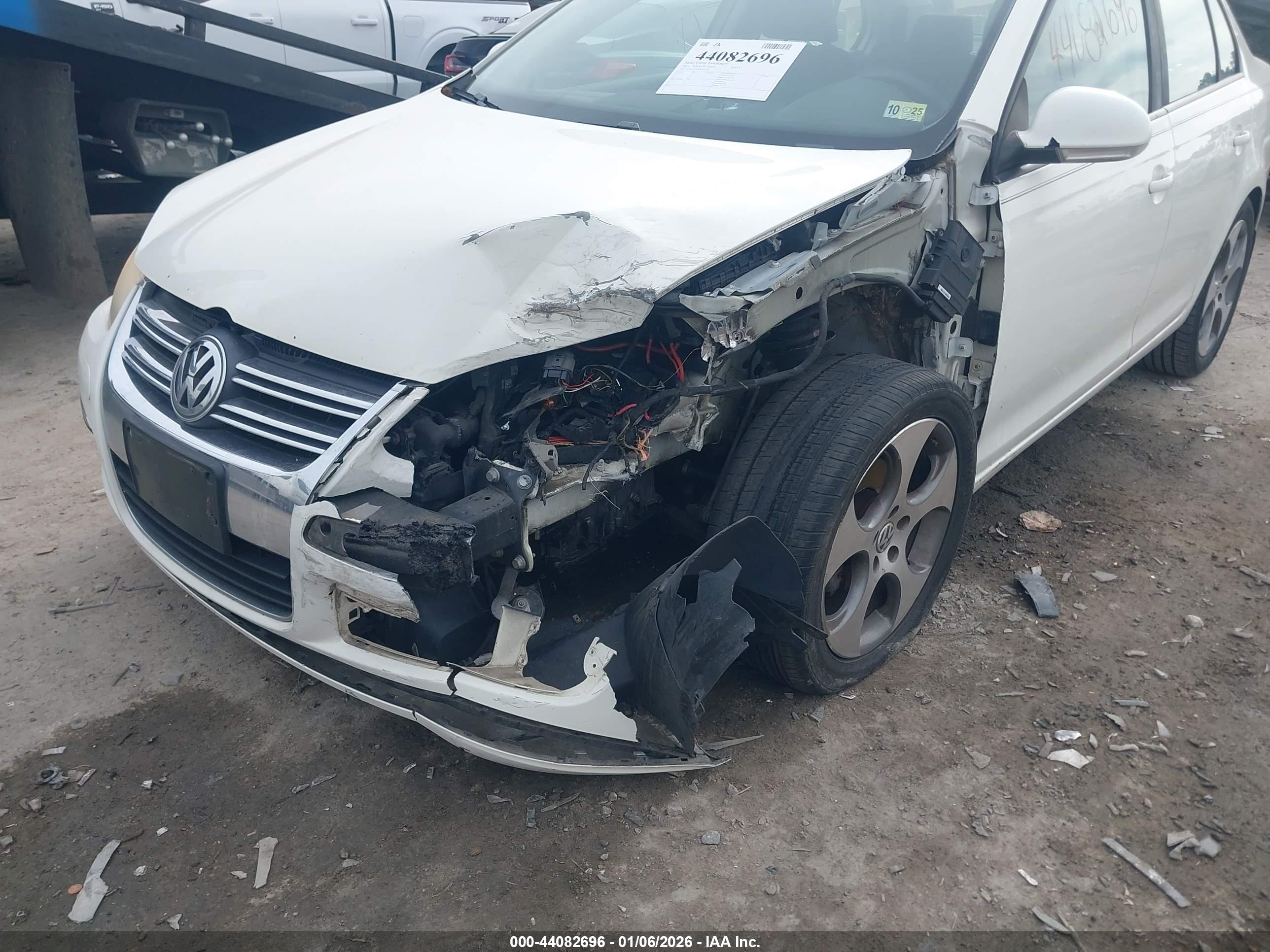VOLKSWAGEN JETTA image 6