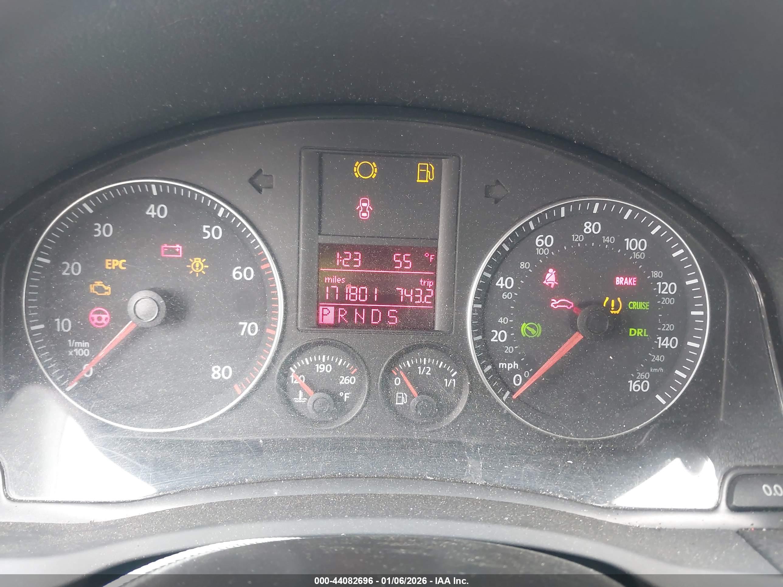 VOLKSWAGEN JETTA image 7
