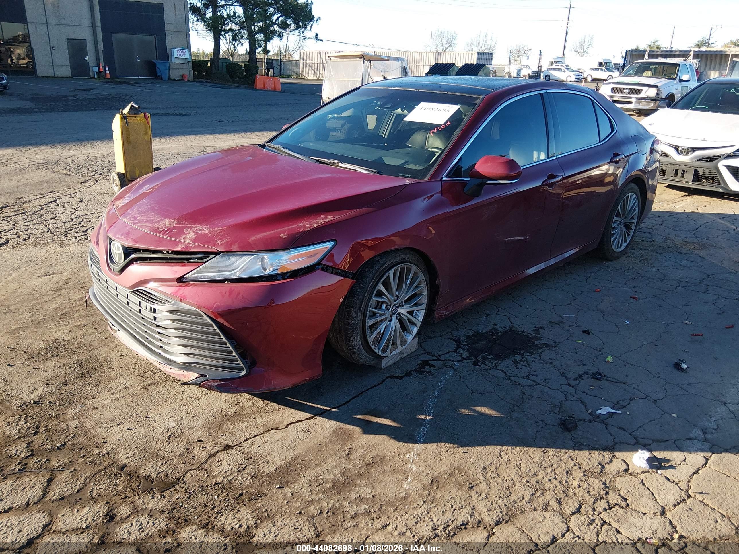 TOYOTA CAMRY image 2