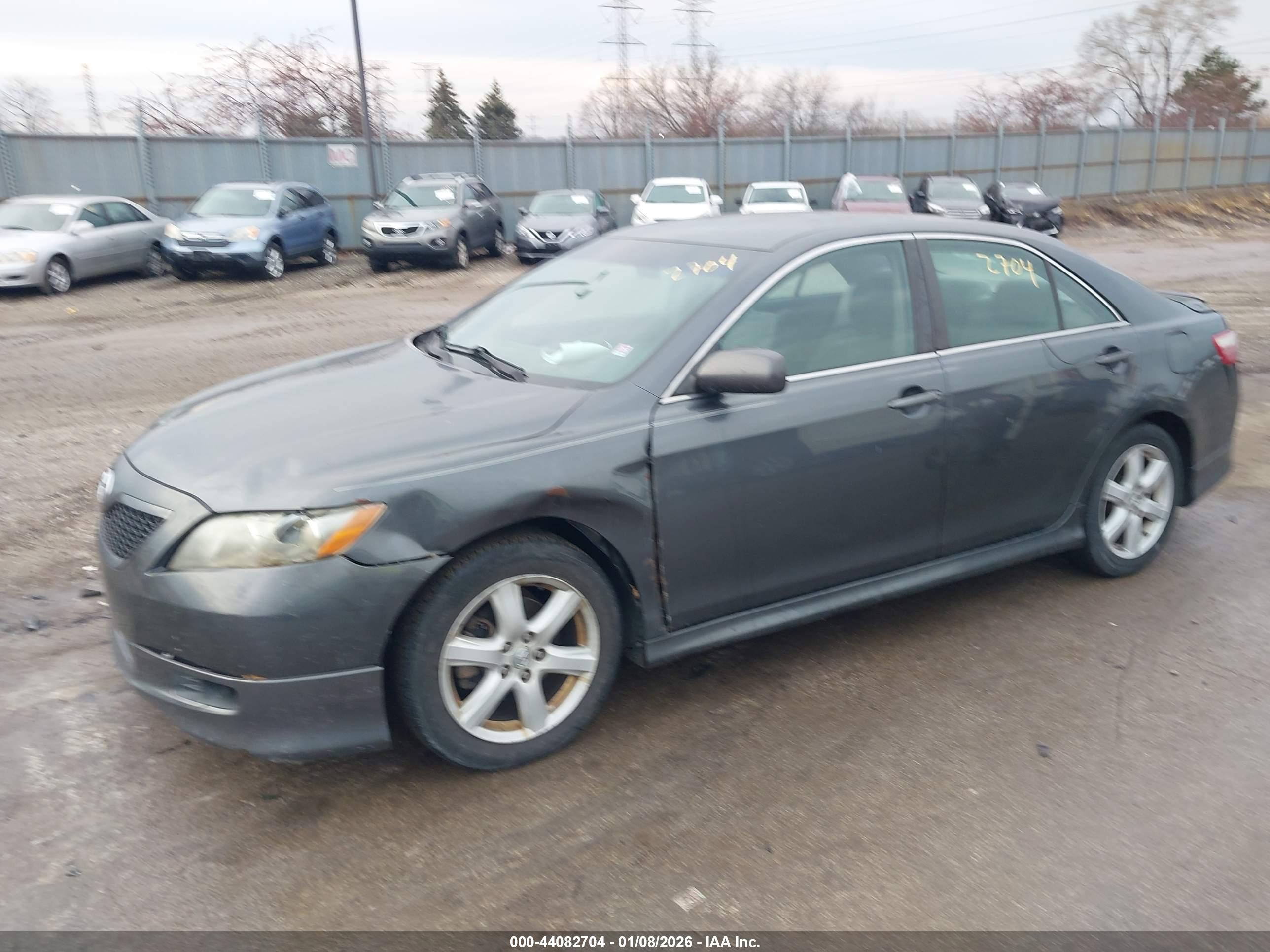TOYOTA CAMRY image 2