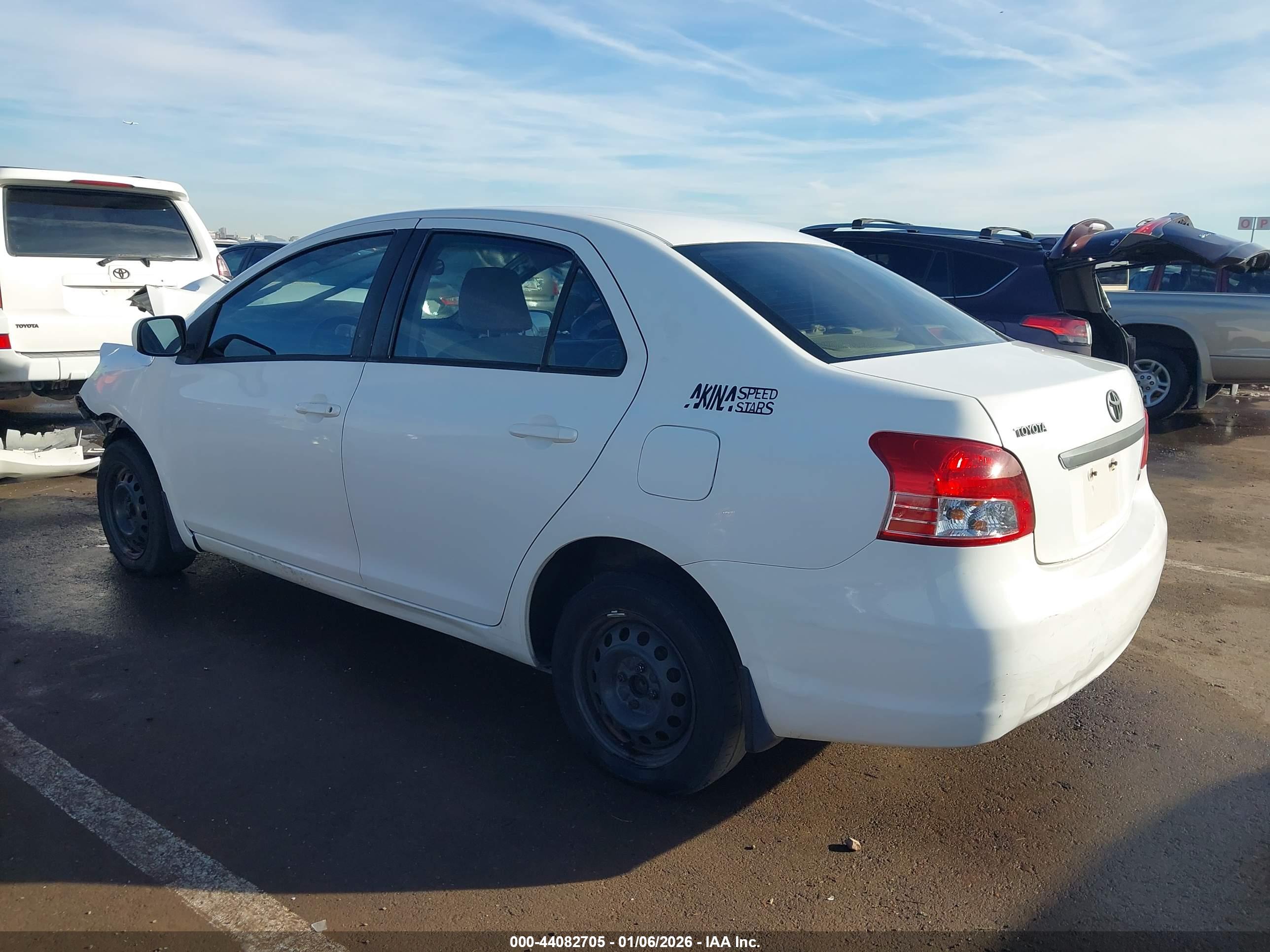 TOYOTA YARIS image 3