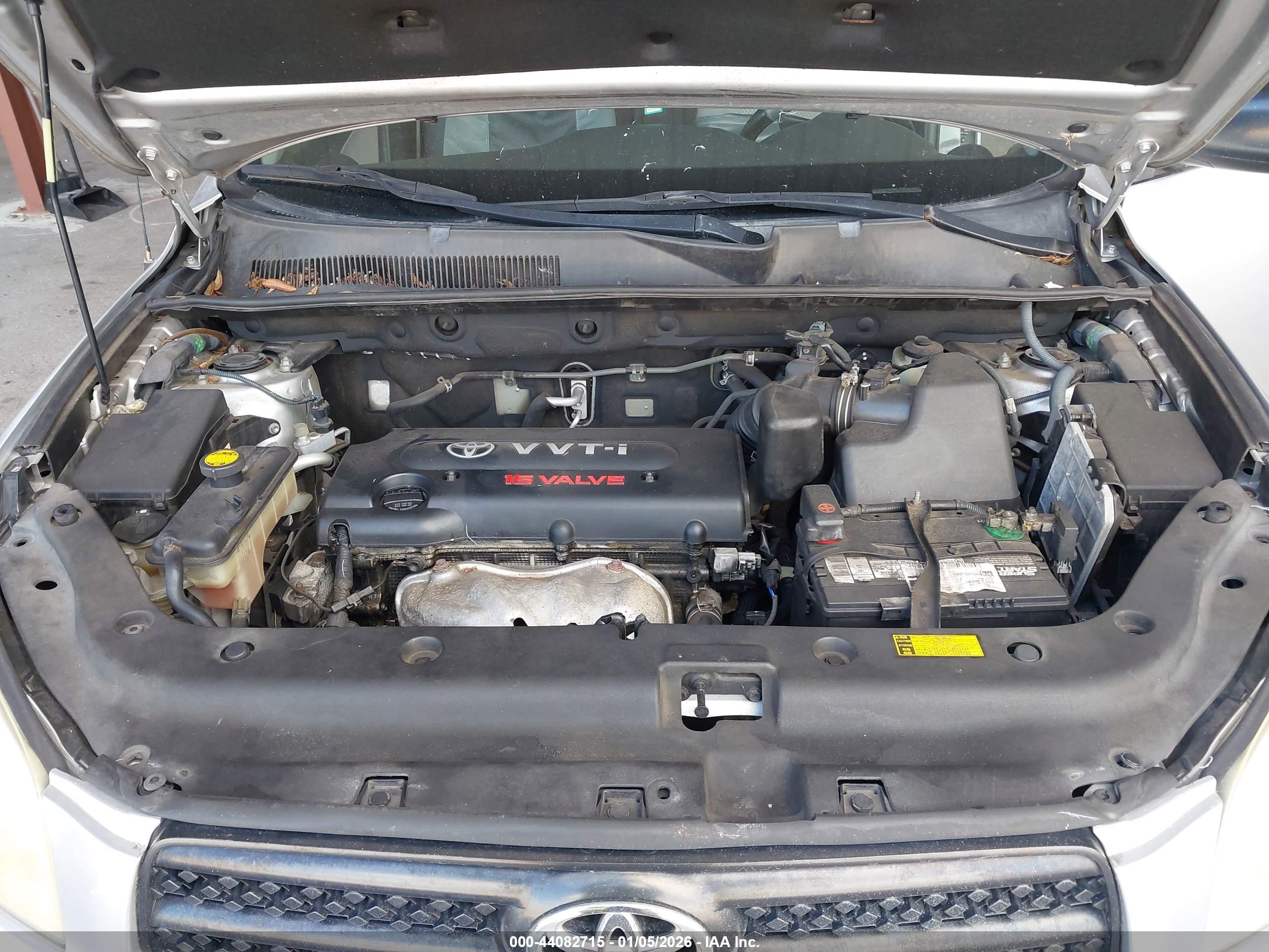 TOYOTA RAV4 image 10