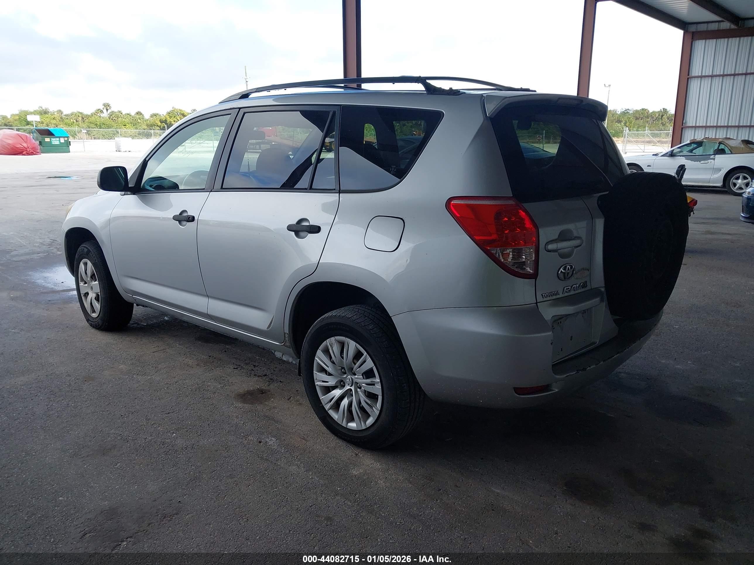 TOYOTA RAV4 image 3