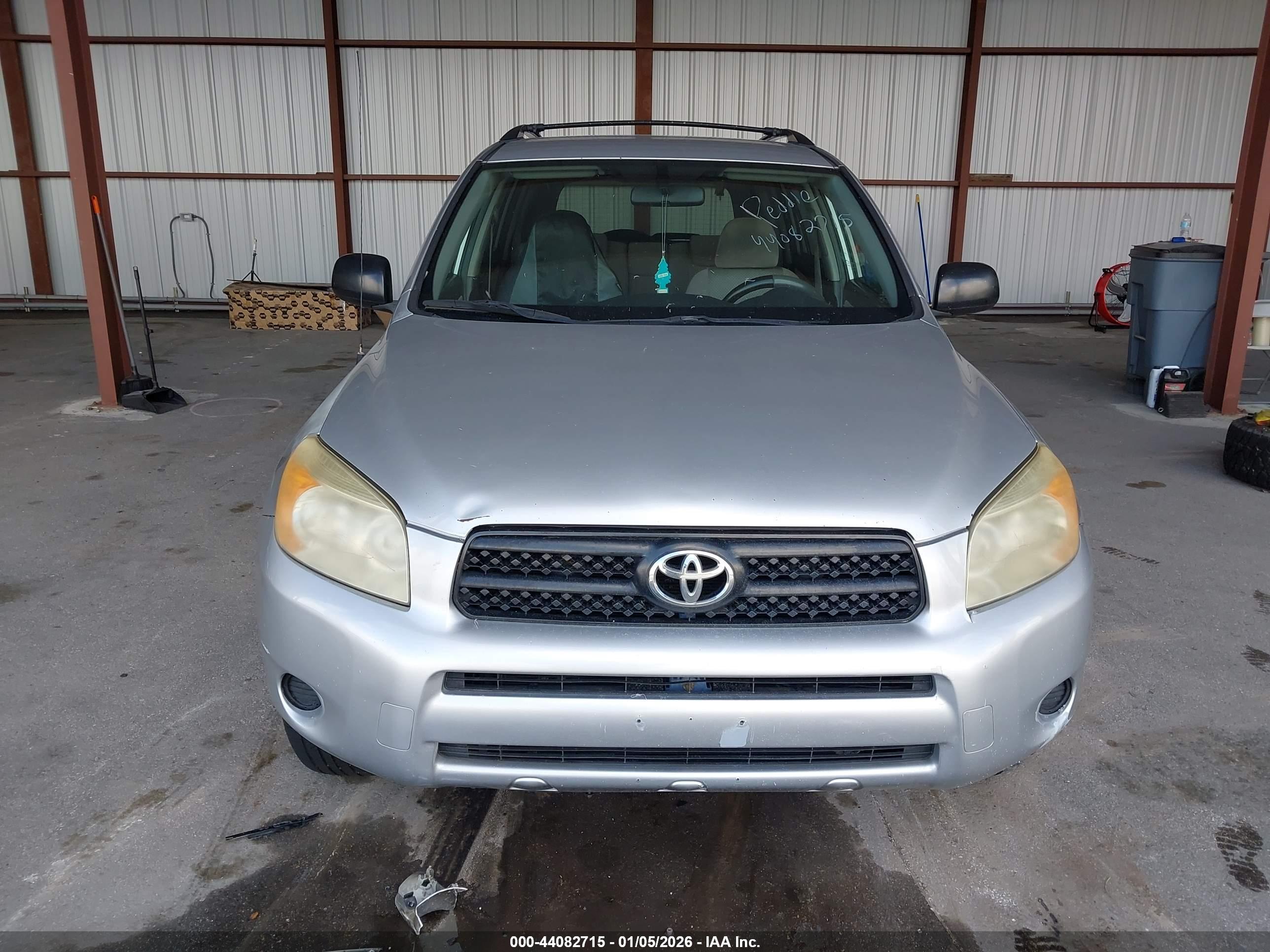 TOYOTA RAV4 image 6