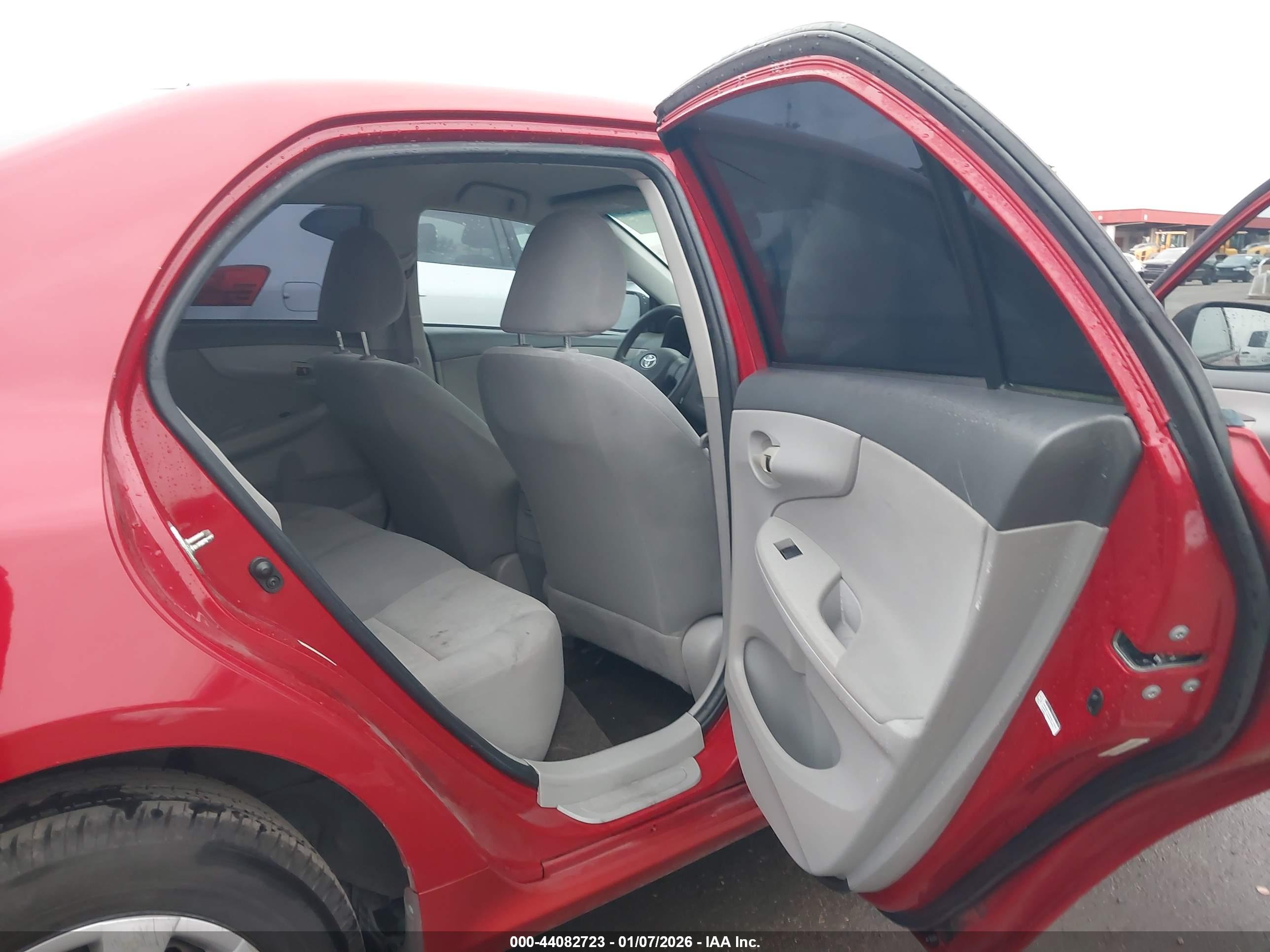 TOYOTA COROLLA image 8