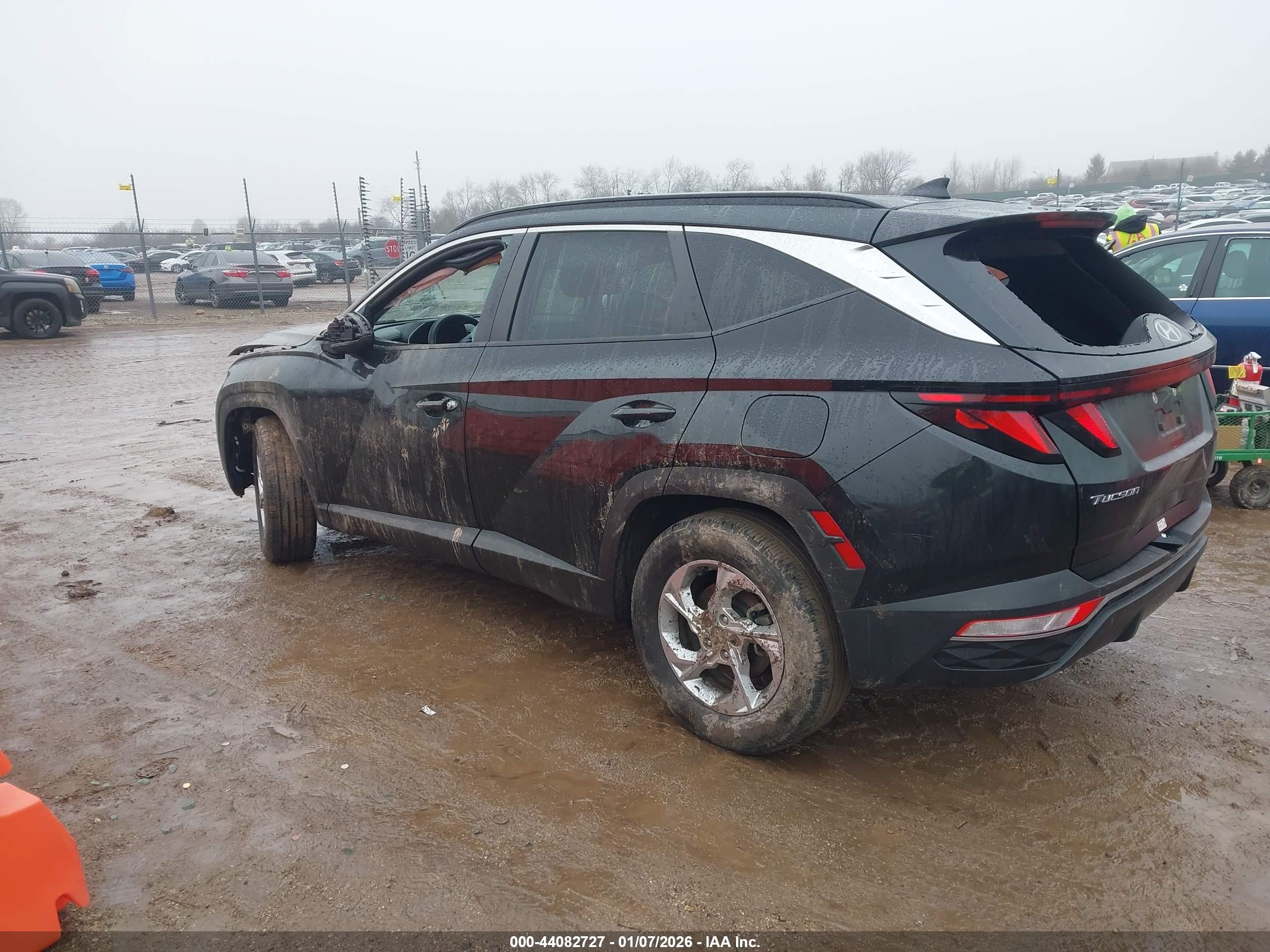 HYUNDAI TUCSON image 3