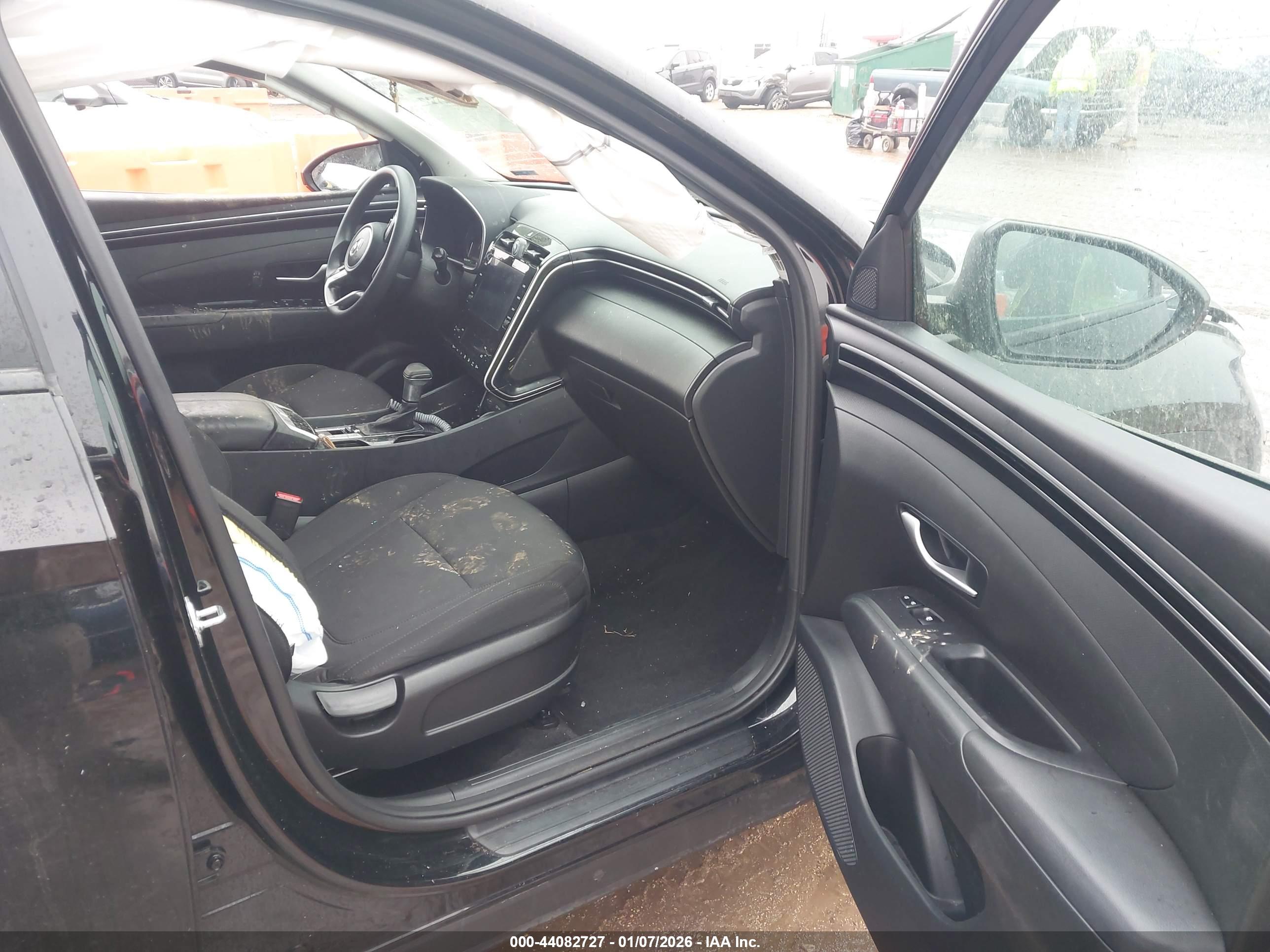 HYUNDAI TUCSON image 5
