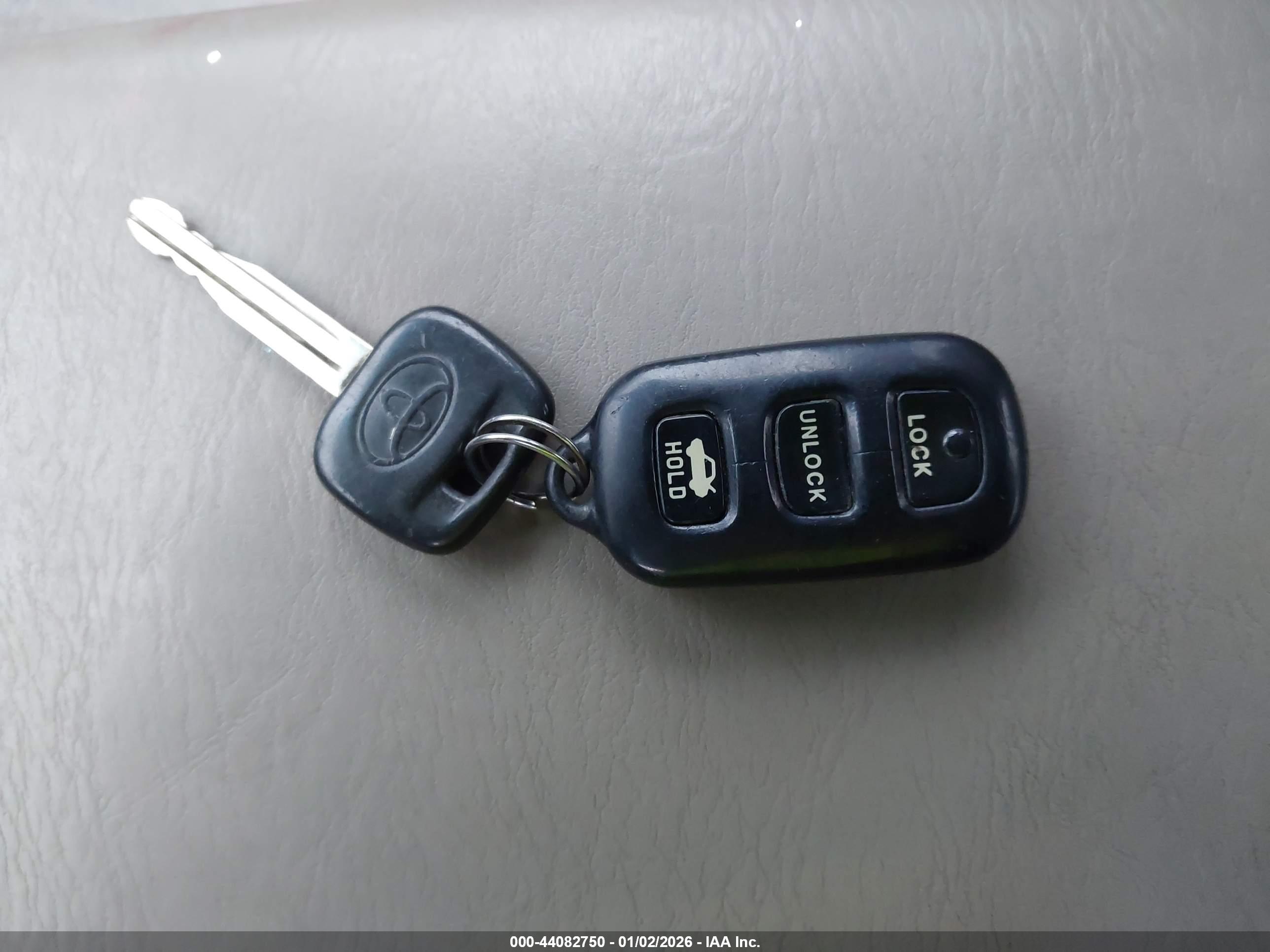 TOYOTA CAMRY image 11
