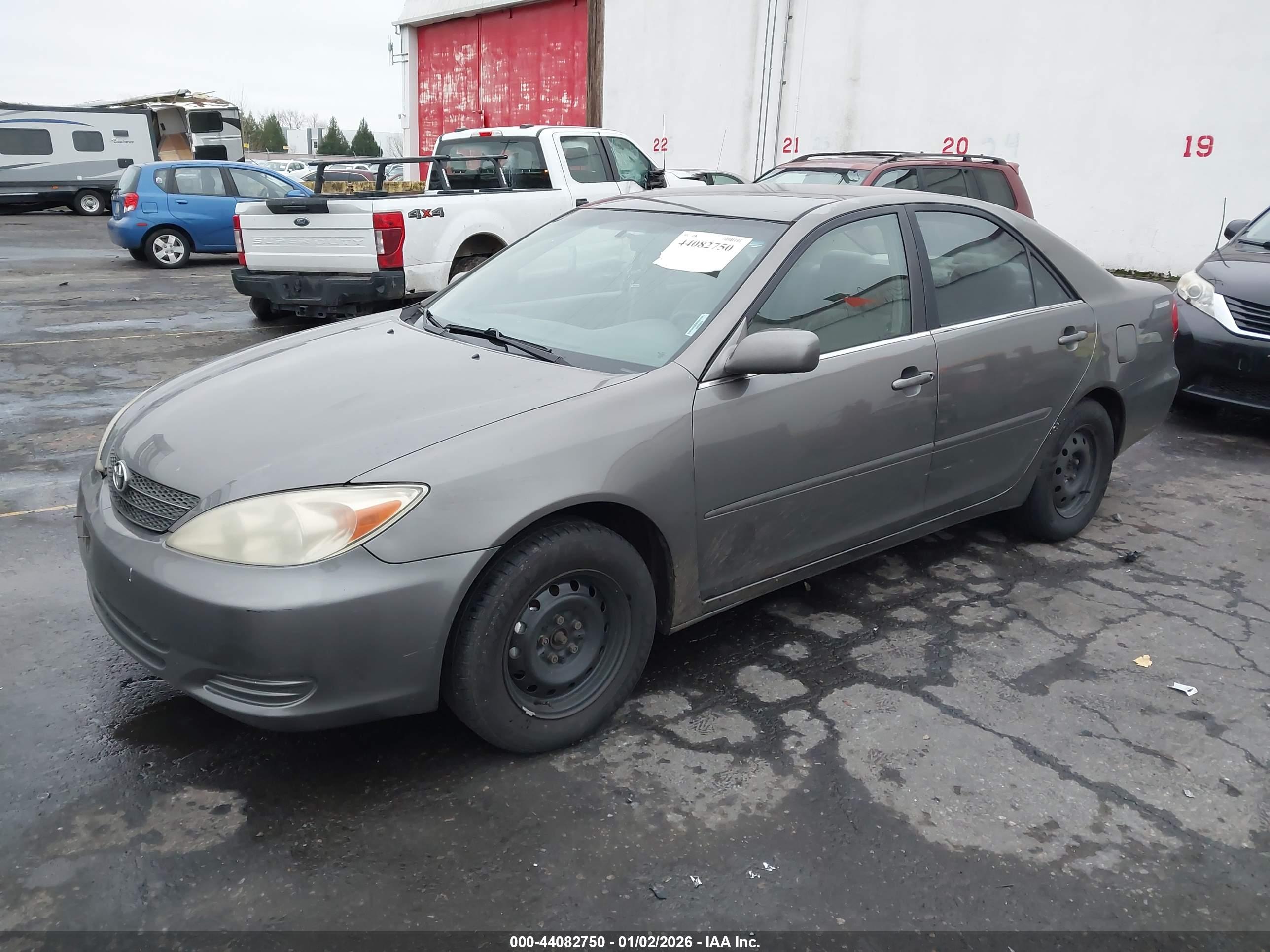 TOYOTA CAMRY image 2