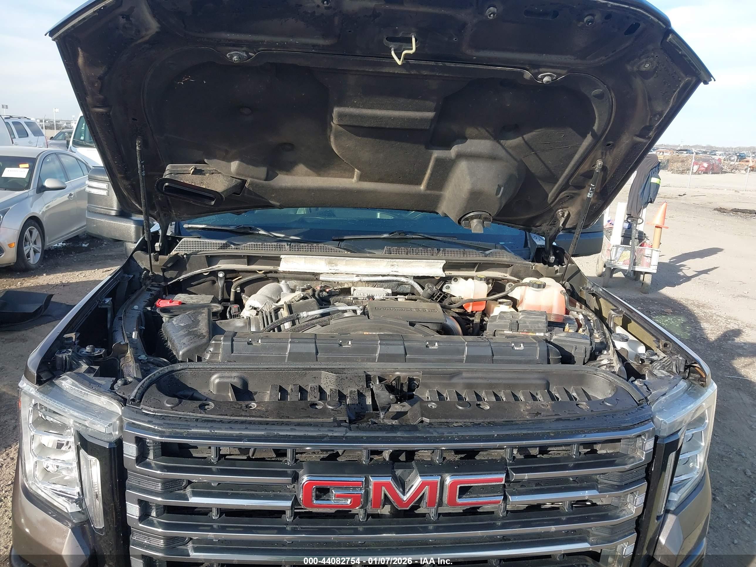 GMC SIERRA image 10