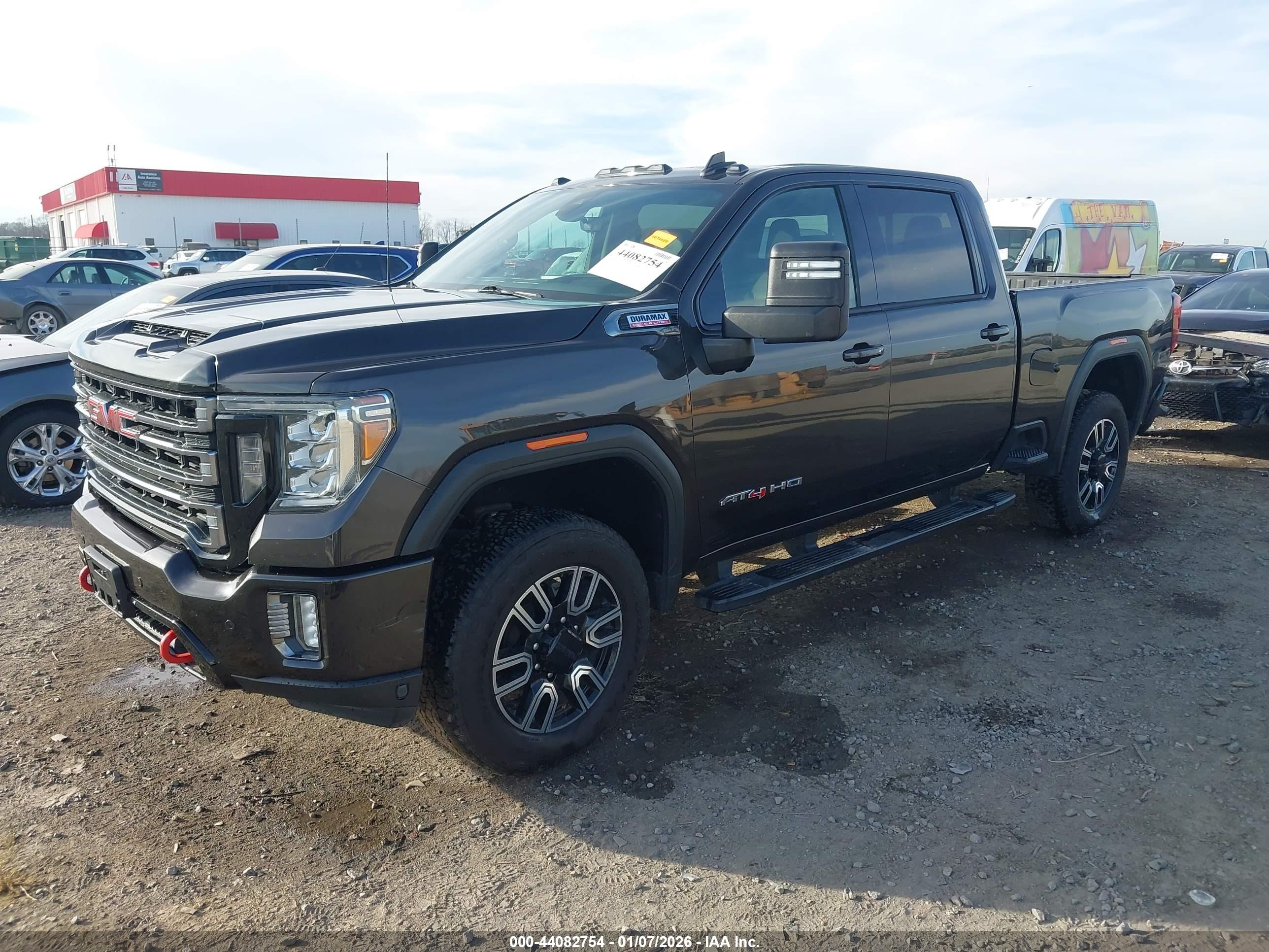 GMC SIERRA image 2