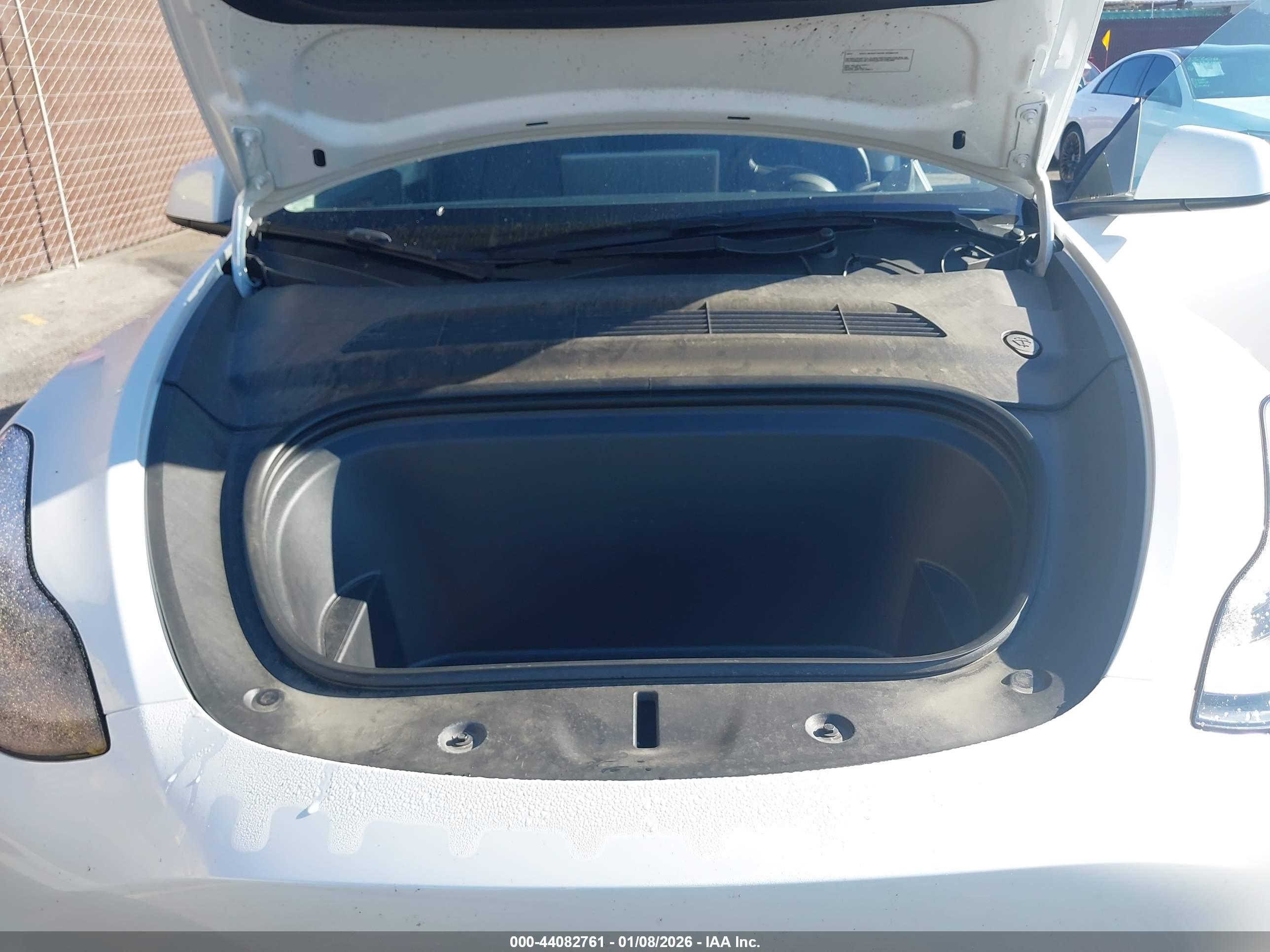 TESLA MODEL image 10