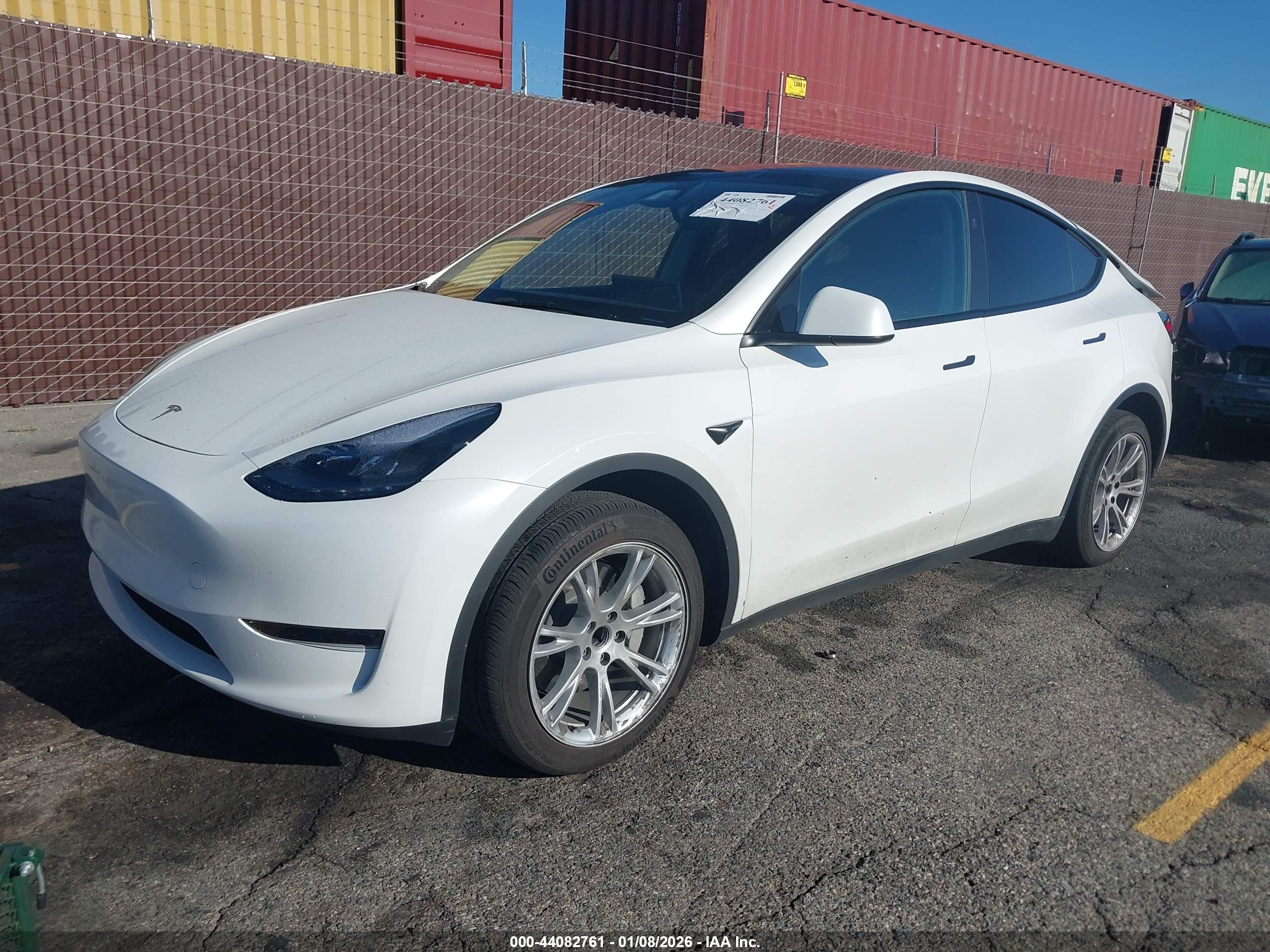 TESLA MODEL image 2