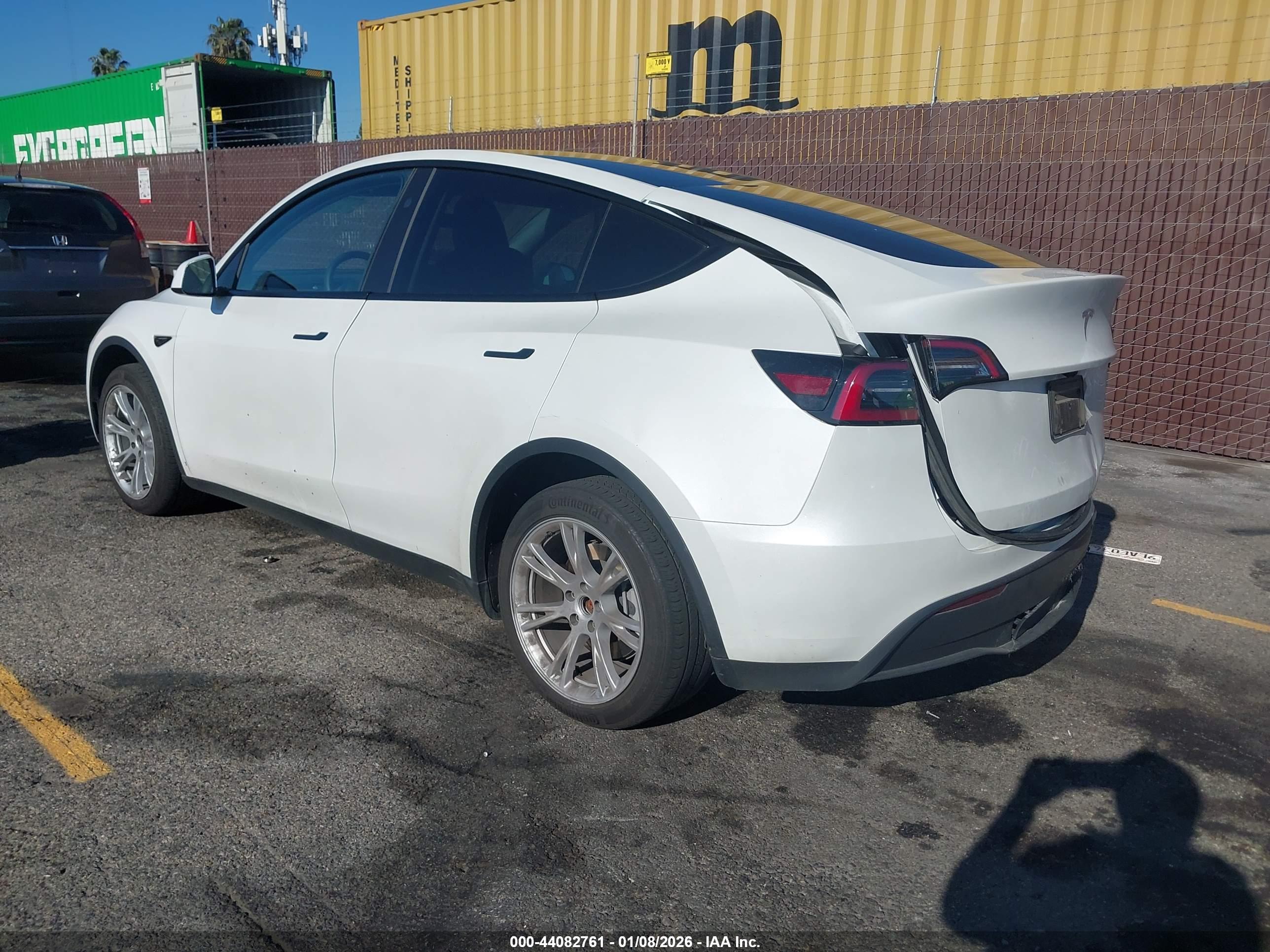 TESLA MODEL image 3