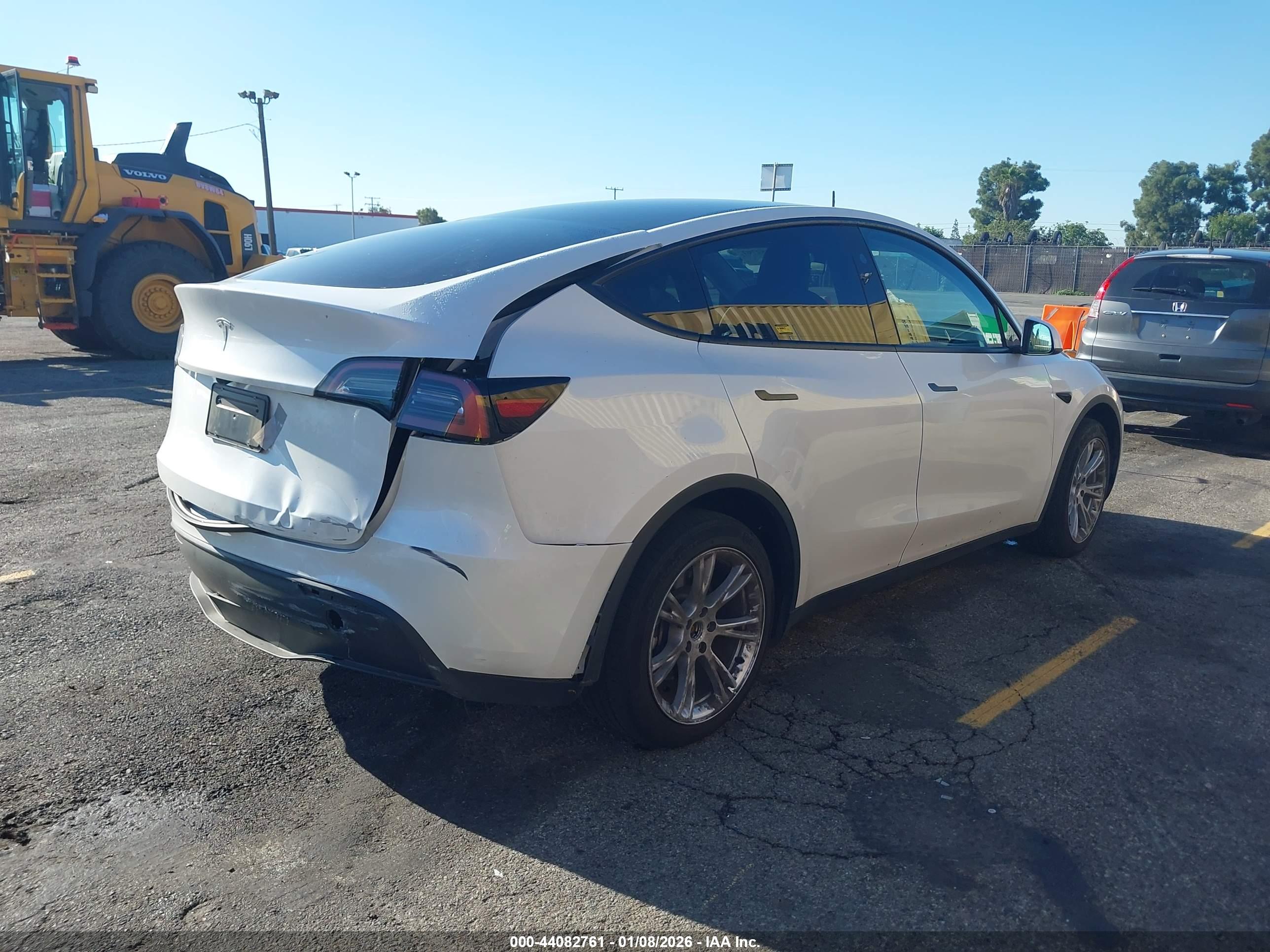 TESLA MODEL image 4