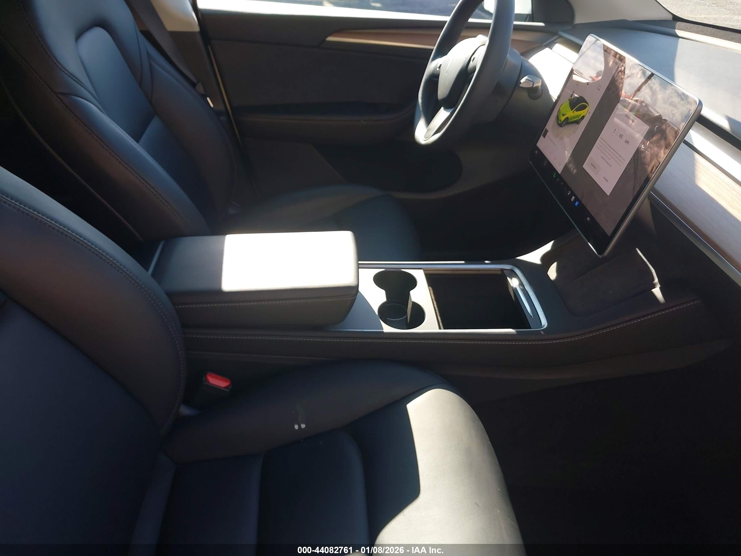 TESLA MODEL image 5