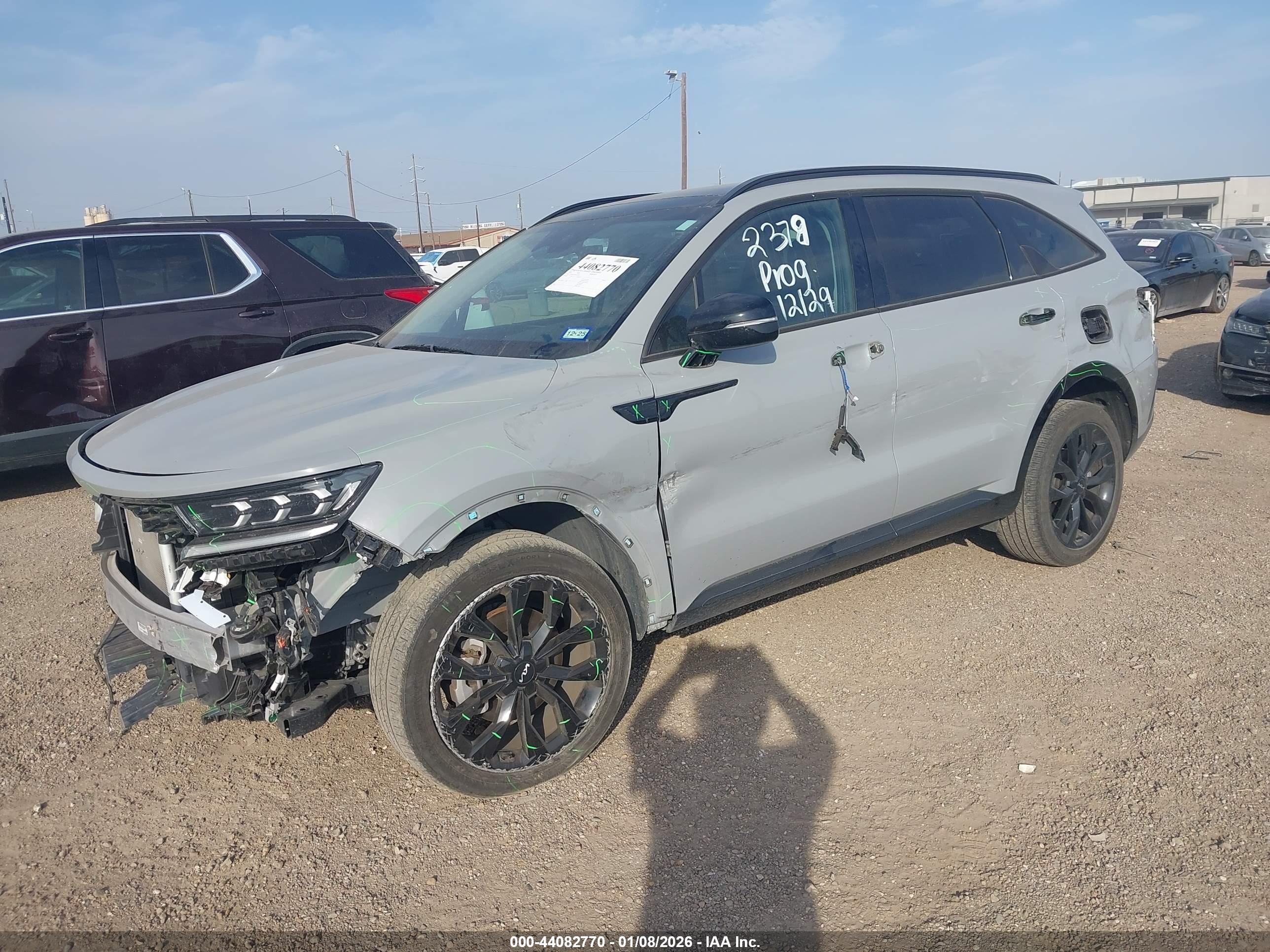 KIA SORENTO image 2