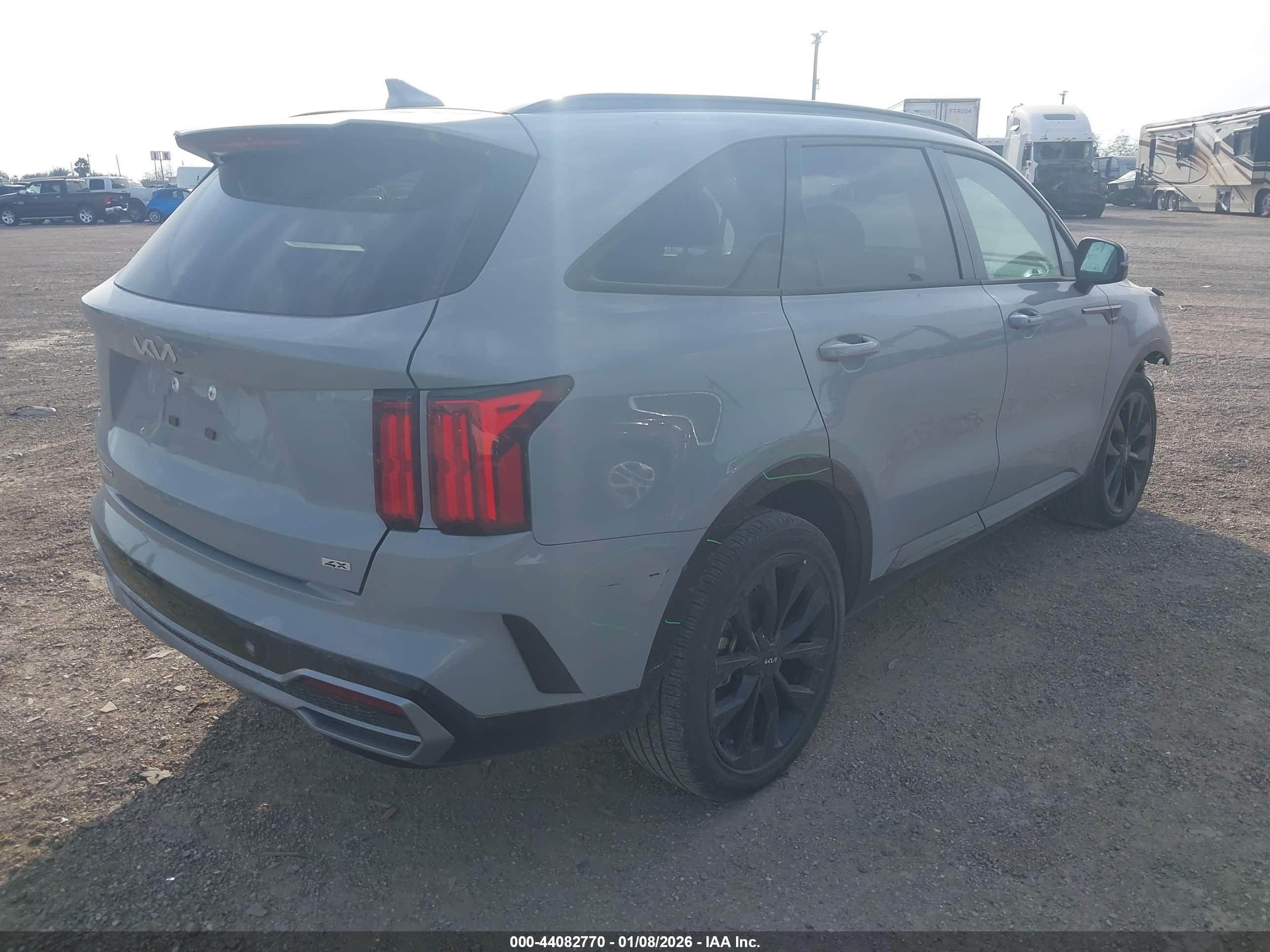 KIA SORENTO image 4