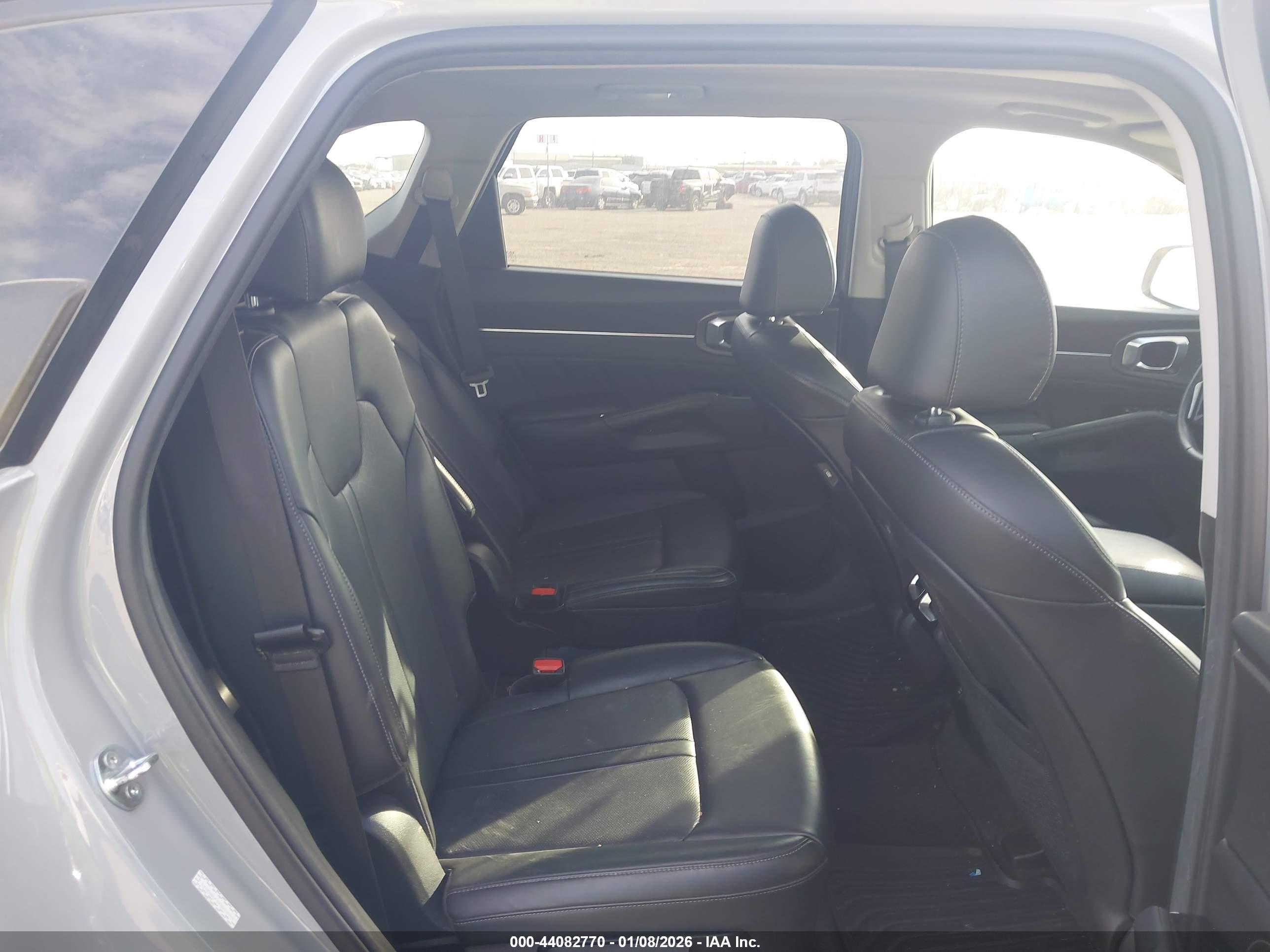 KIA SORENTO image 8