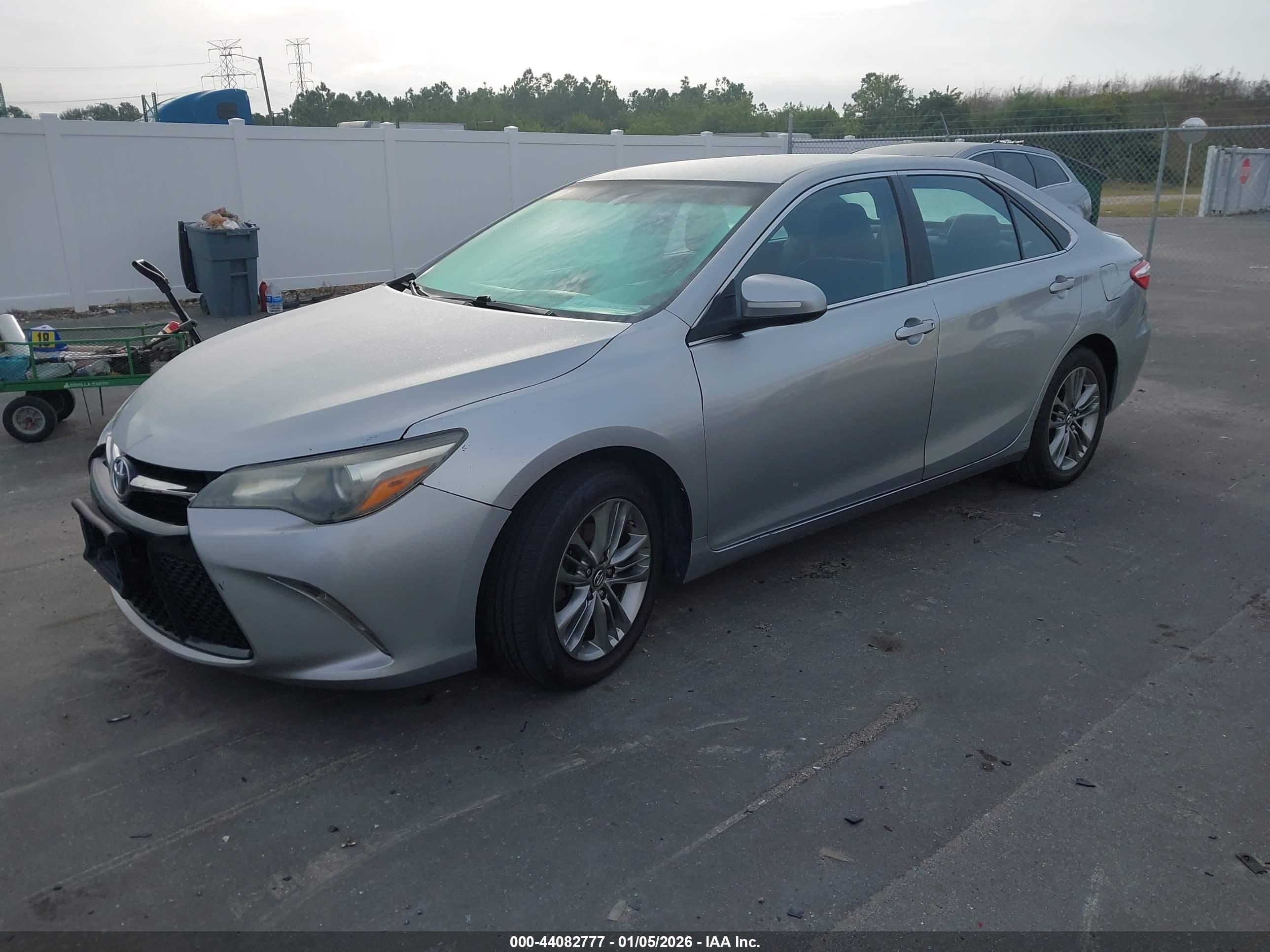 TOYOTA CAMRY image 2