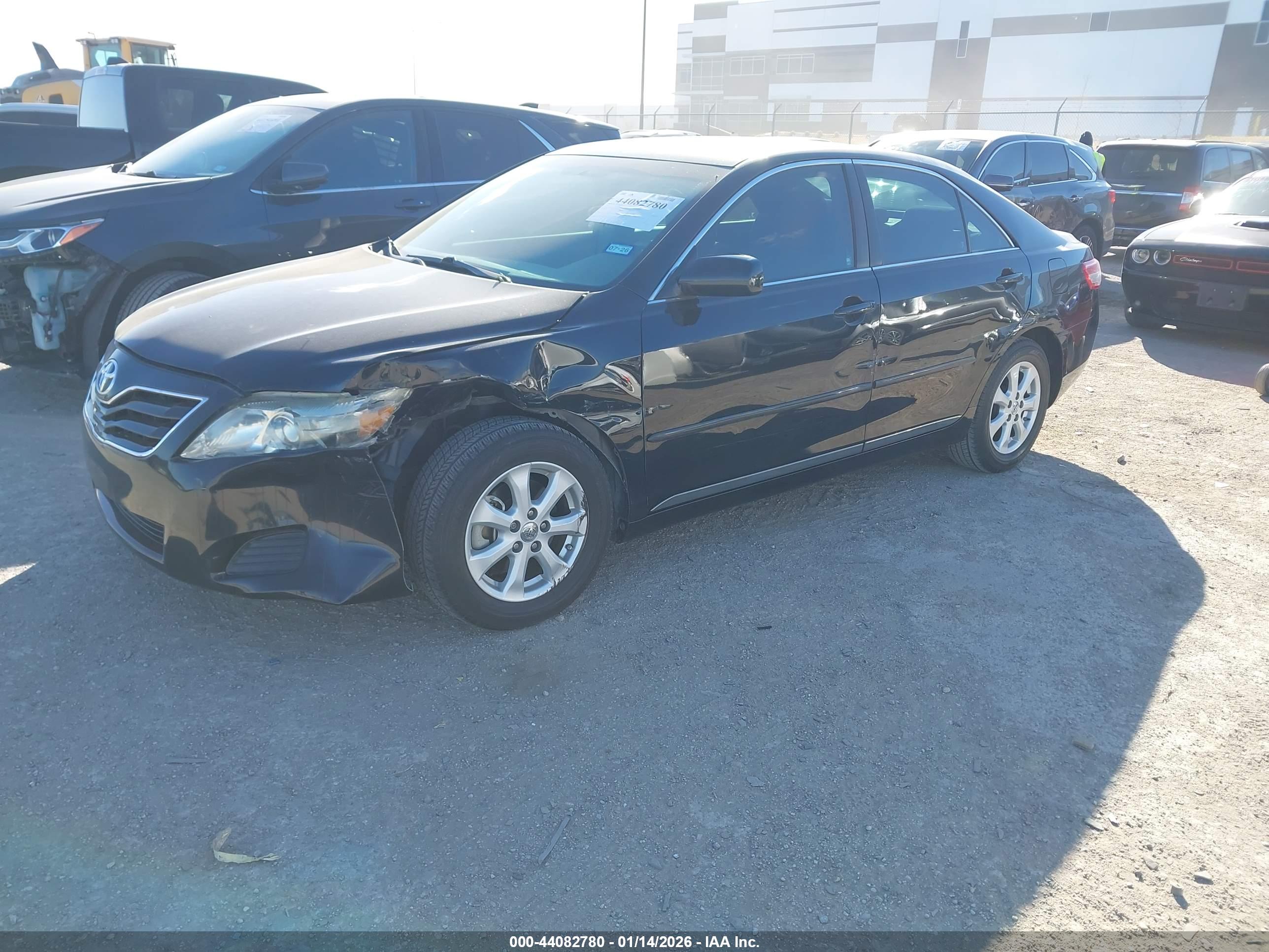 TOYOTA CAMRY image 2