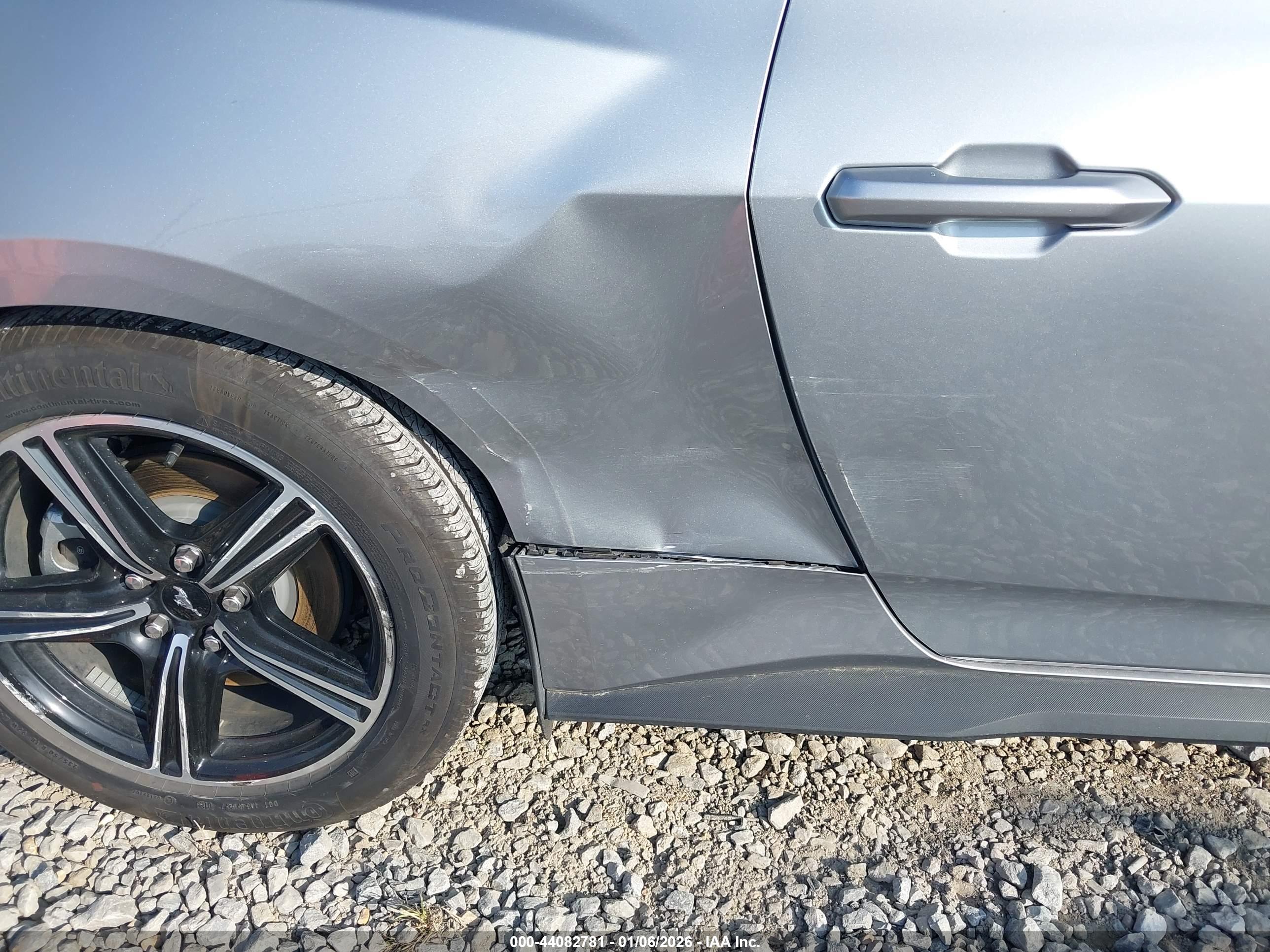 FORD MUSTANG image 6