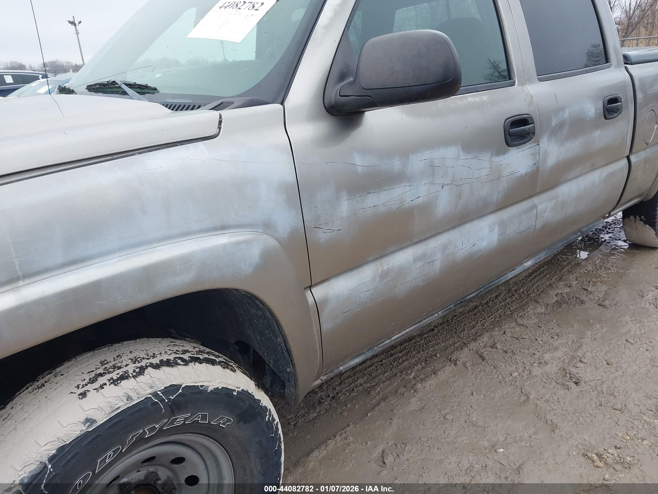 CHEVROLET SILVERADO image 6