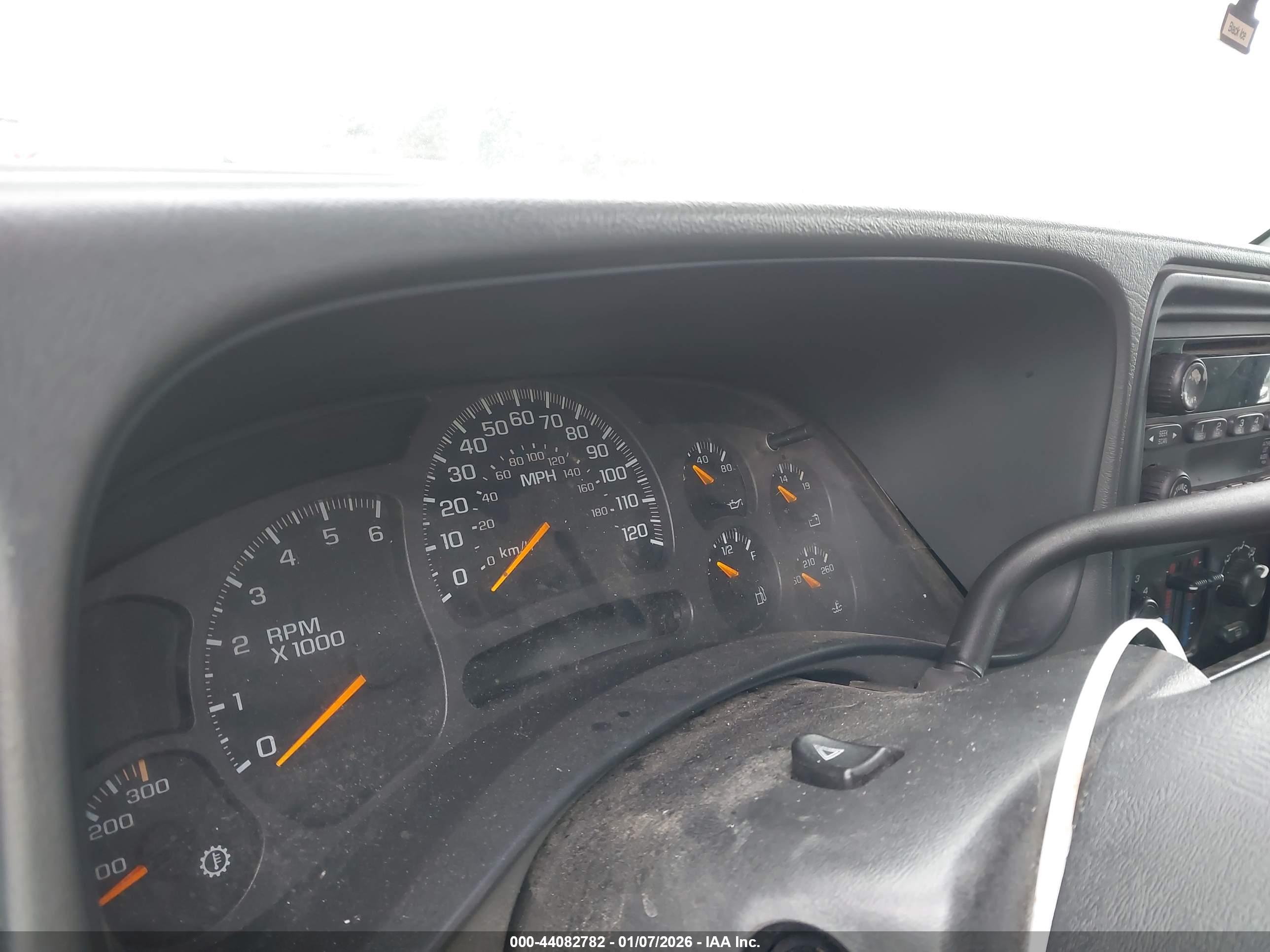 CHEVROLET SILVERADO image 7