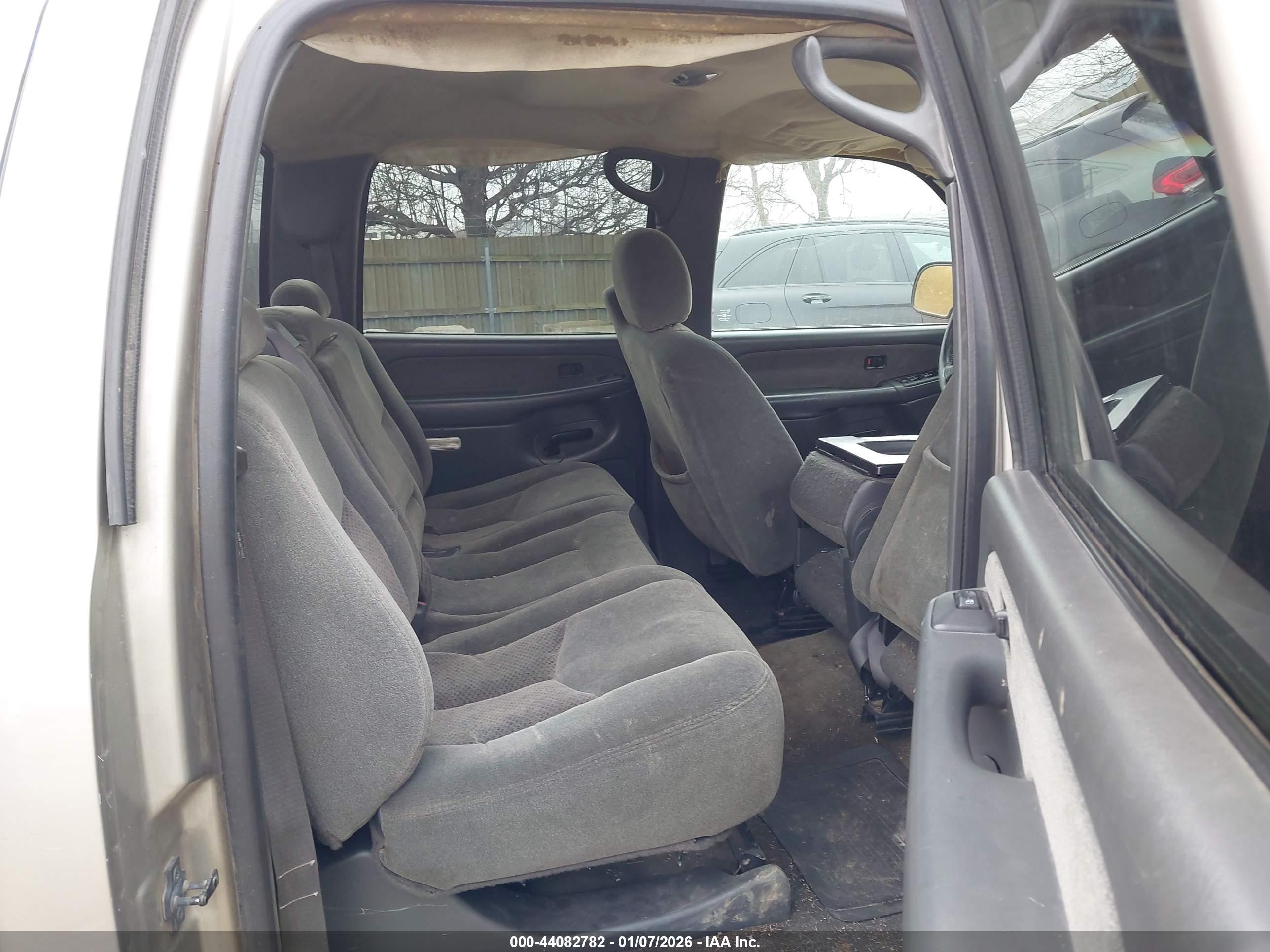 CHEVROLET SILVERADO image 8