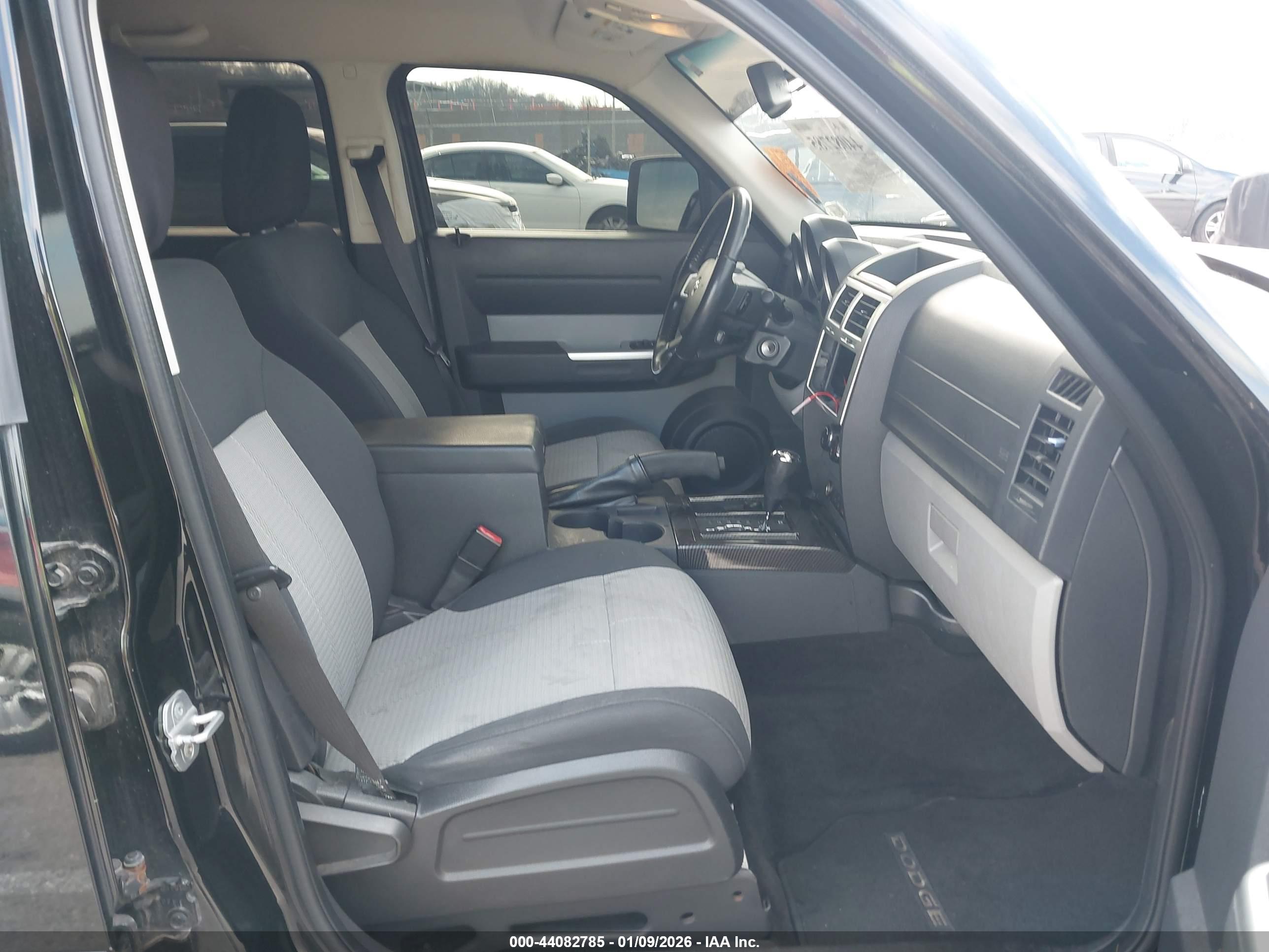 DODGE NITRO image 5