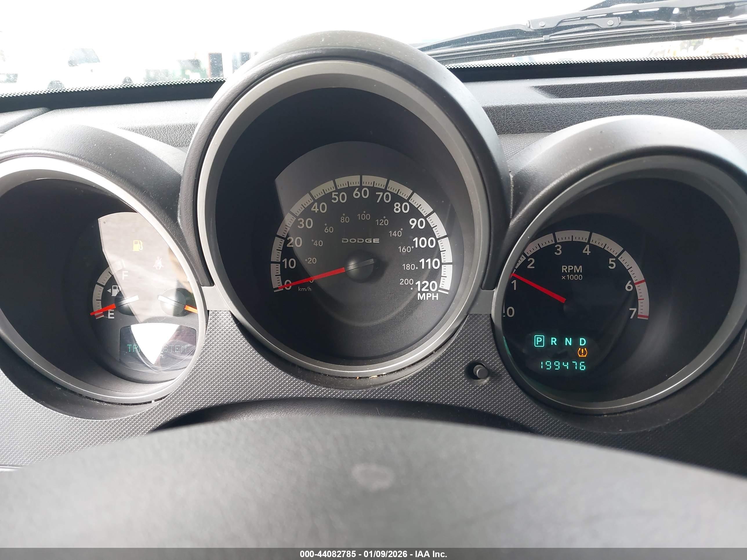 DODGE NITRO image 7