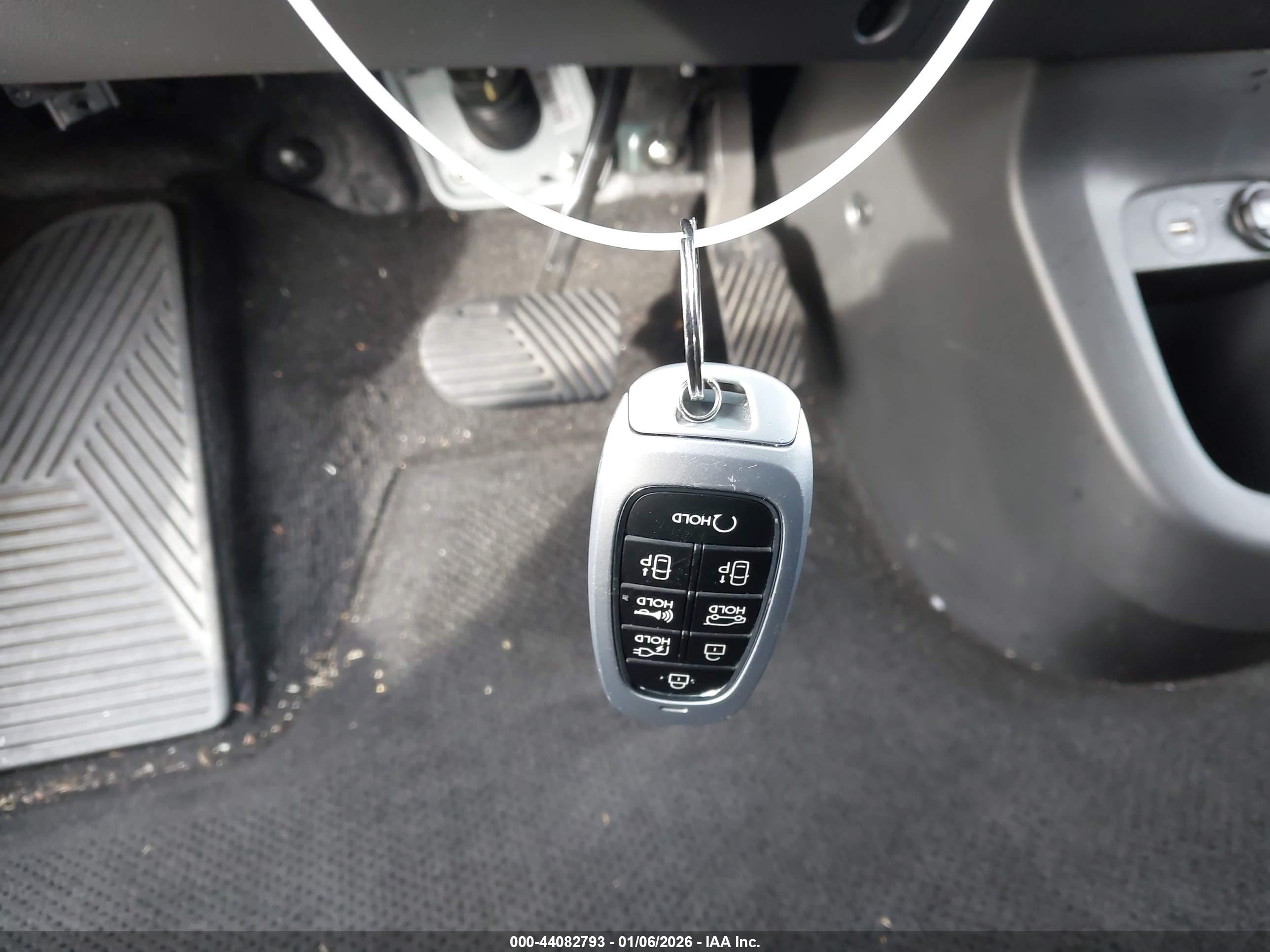 HYUNDAI IONIQ image 11