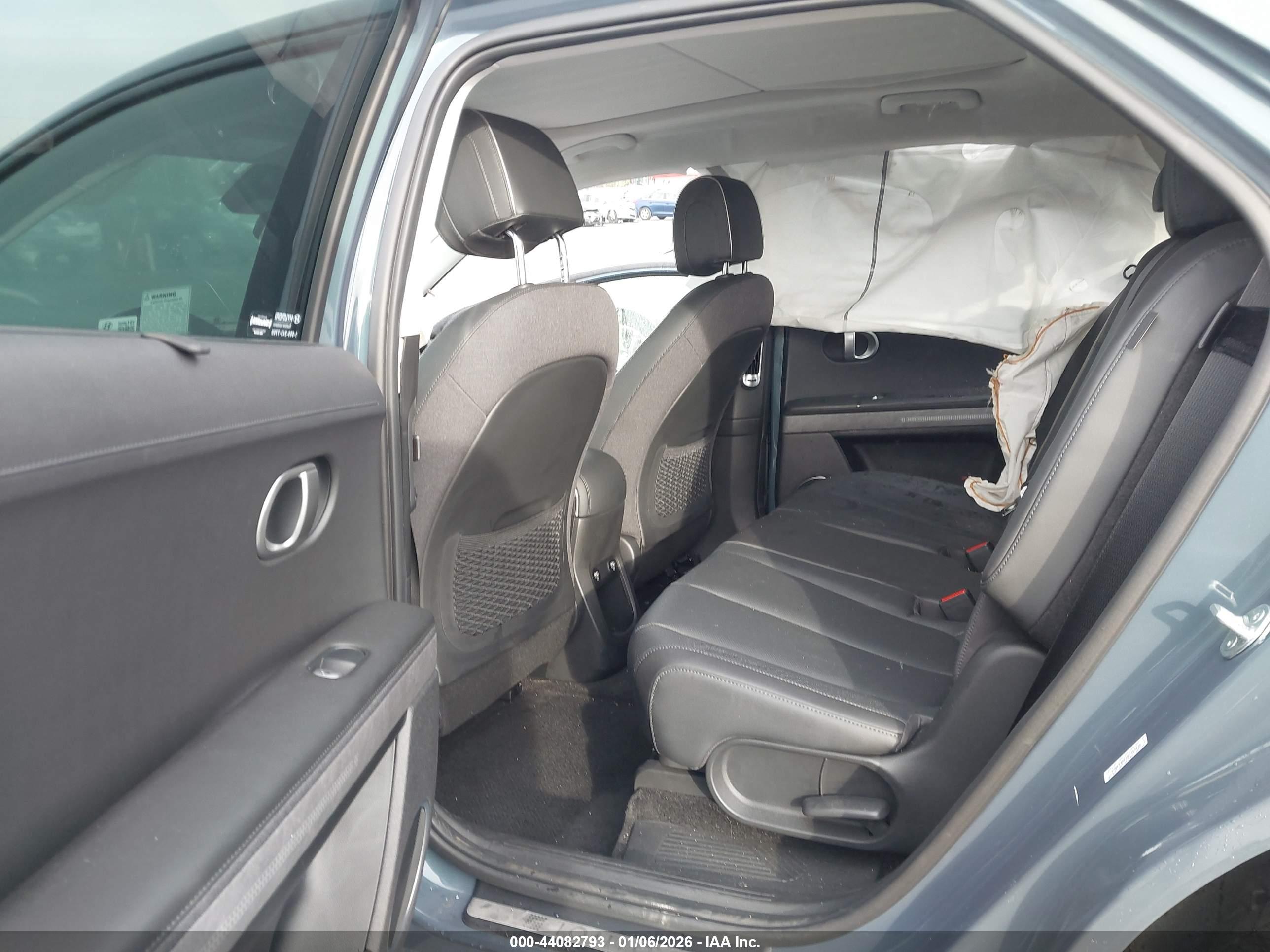 HYUNDAI IONIQ image 8